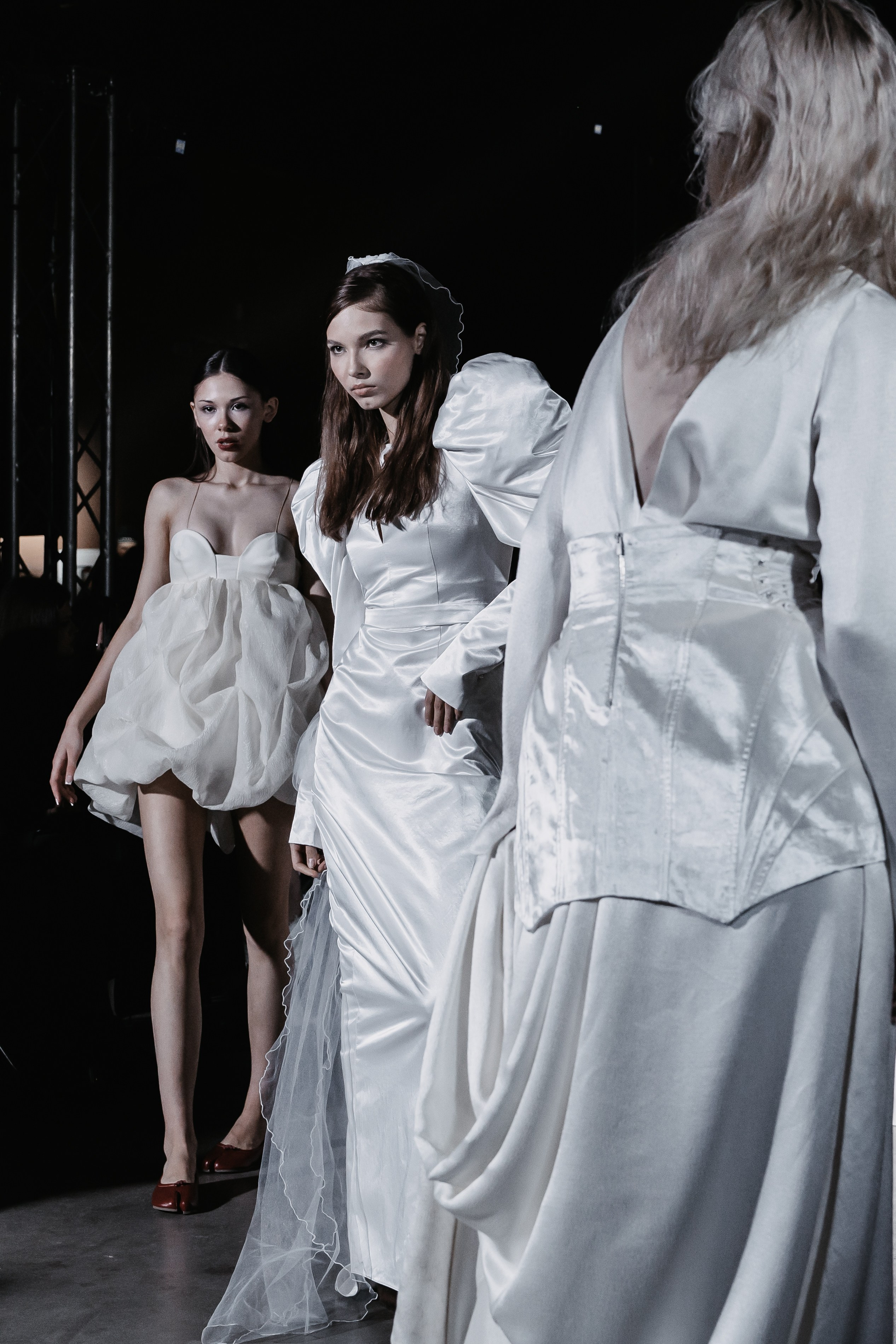 AUXI catwalk андеграунд показ-перфоманс. Фотограф в Санкт-Петербурге Вагнер Юлия