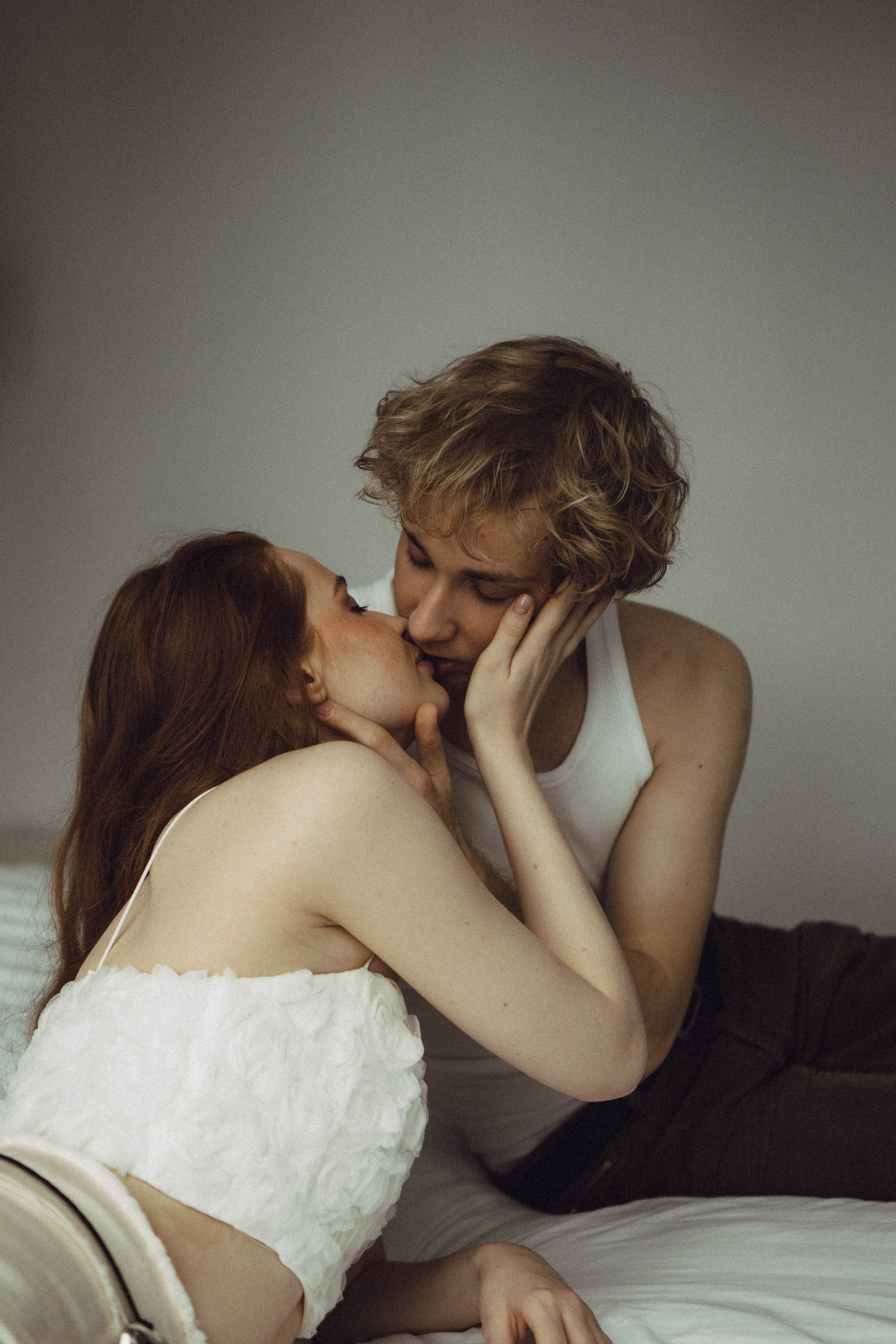 СВАДЕБНАЯ СЬЕМКА В ОТЕЛЕ. СБОРЫ ЖЕНИХА И НЕВЕСТЫ И ТАКЖЕ ТОР И ПОДГОТОВКА К ПРОГУЛКЕ. Профессиональный фотограф, Санкт-Петербург — Виктория Богомолова