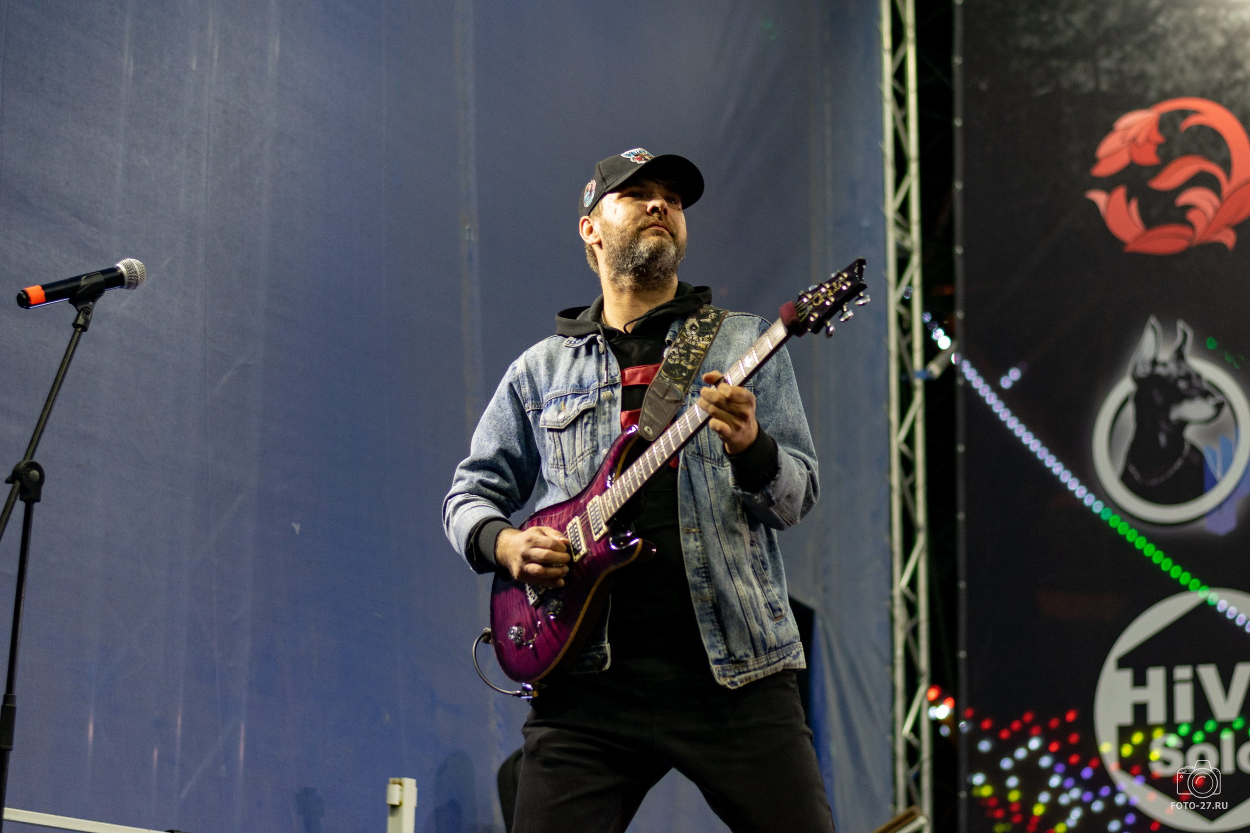 Антон Курдюмов фотограф в Хабаровске Рина Курдюмова фото27 foto27 Антон Дорофеев репортажный репортаж документалист Тони и Рина фотосоздатели Международный фестиваль Рок в защиту животных Хабаровск