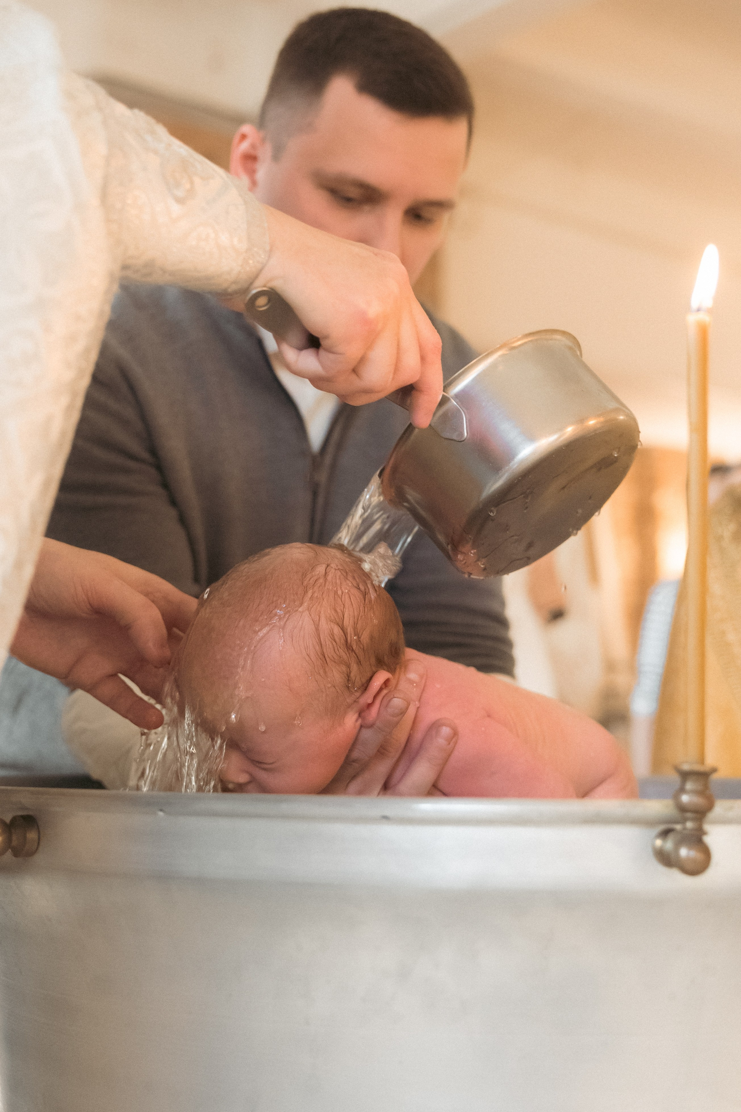 Крещение Михаила. Собор Всемилостивого Спаса Скорбященского монастыря. Фотограф на роды в Москве. Фото и видео родов. Фотопроект «Продолжение рода»