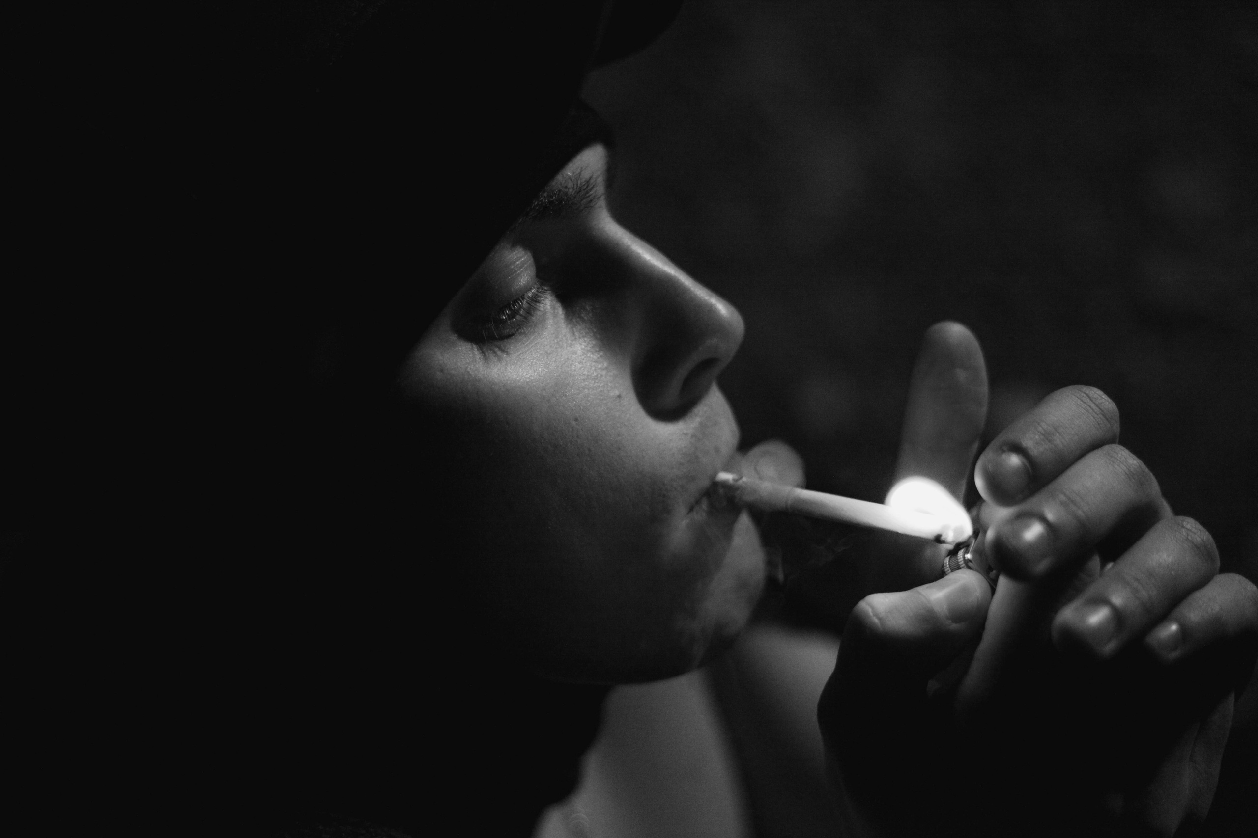 «Затянутая тишина: воспоминания прошлой жизни». Уличный фотограф Города N