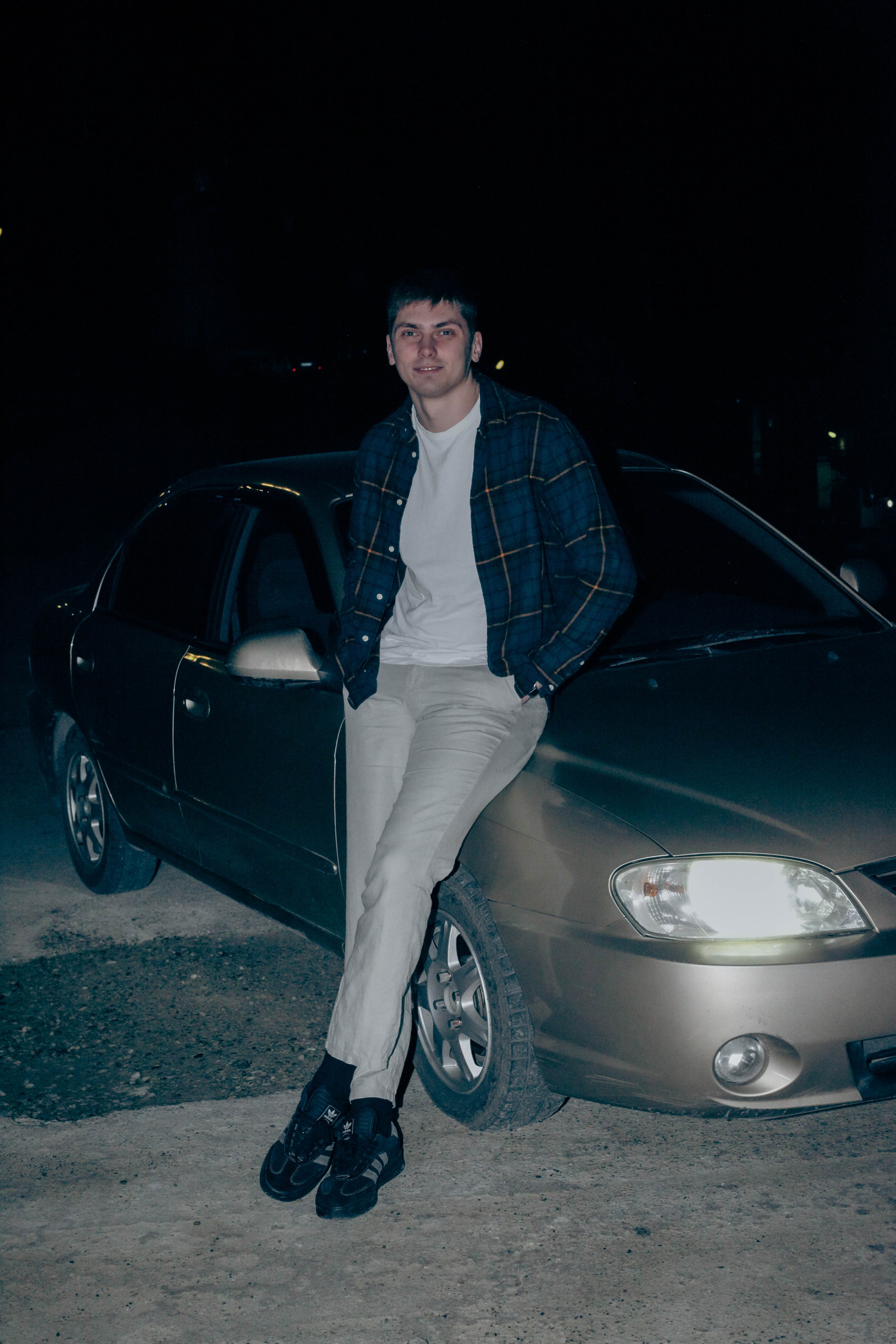 «Затянутая тишина: воспоминания прошлой жизни». Уличный фотограф Города N