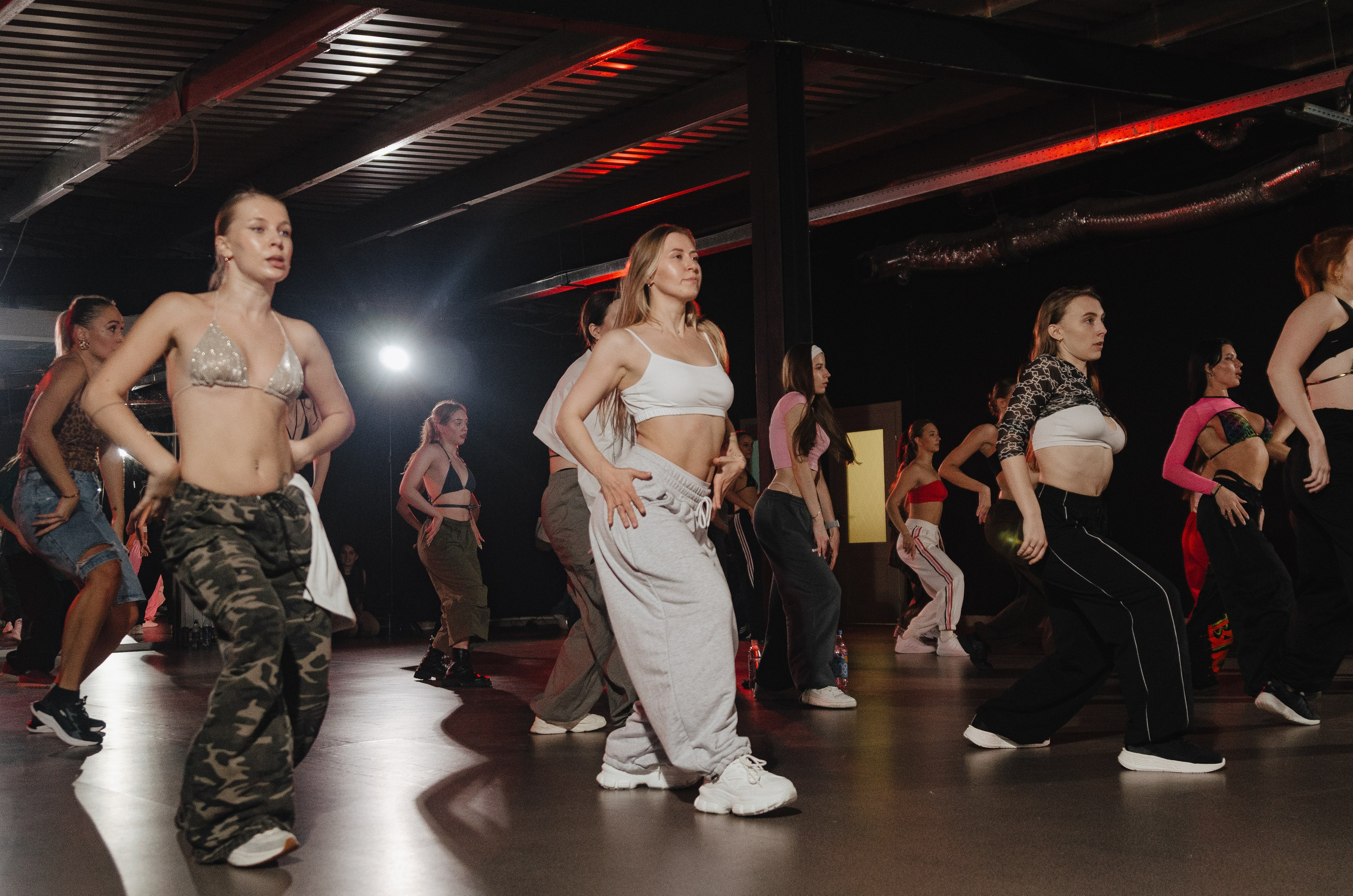 Мастер-классы по High Heels/Girly hip-hop от Оксаны ATTA. Денисова Аля — фотограф для парных съемок и индивидуальных историй в Барнауле