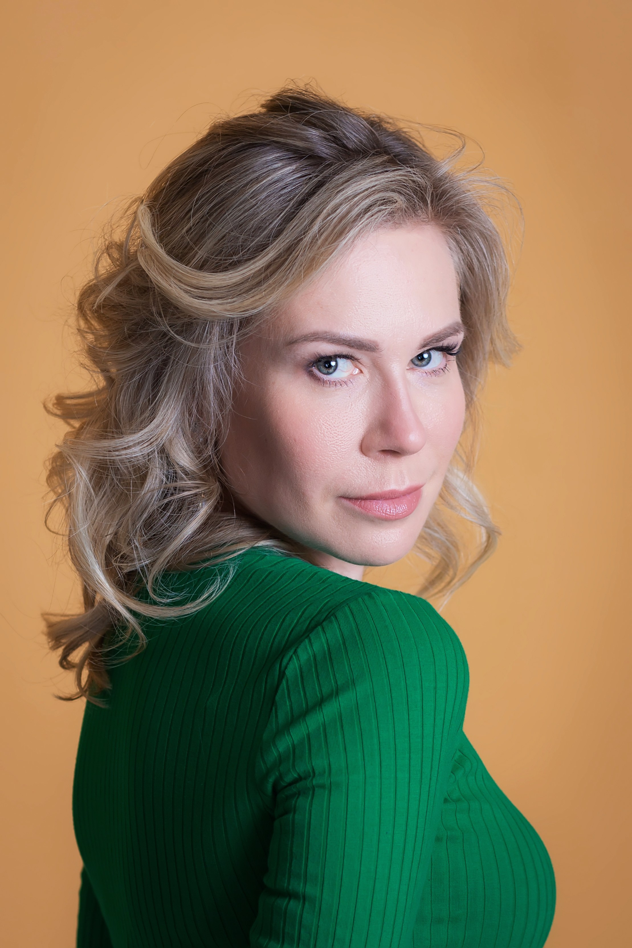 Портретная фотосессия в студии СПб: сдержанный шик и элегантность. Портретные фотосессии, контент-съемки, репортаж