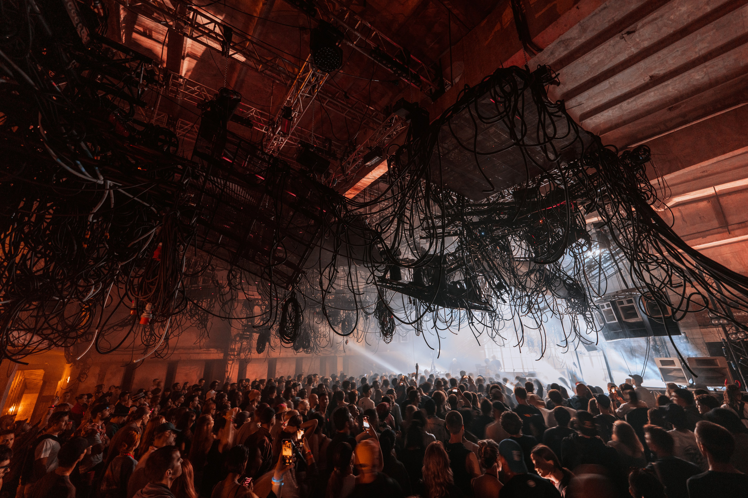 Outline 2024. @tomrus: Рустам Шагиморданов — фотограф