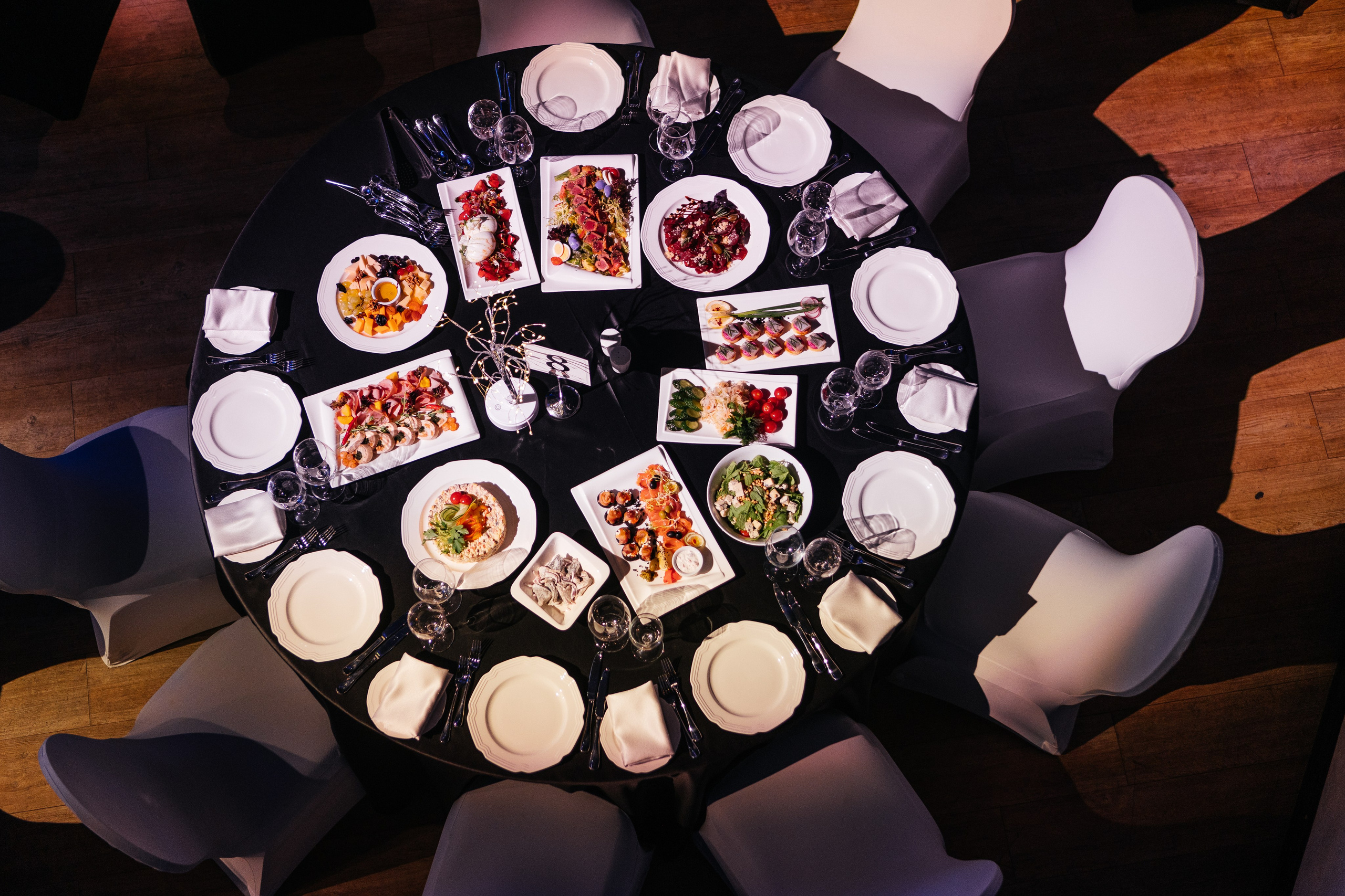 Снимал репортаж для «Газпром нефть», Газстройпром, Росатом, ОЗОН, Мегафон, ВТБ, Т-Банк, Unilever, Материа Медика Холдинг. Фотограф Serg-Epic — Сергей Клепиков