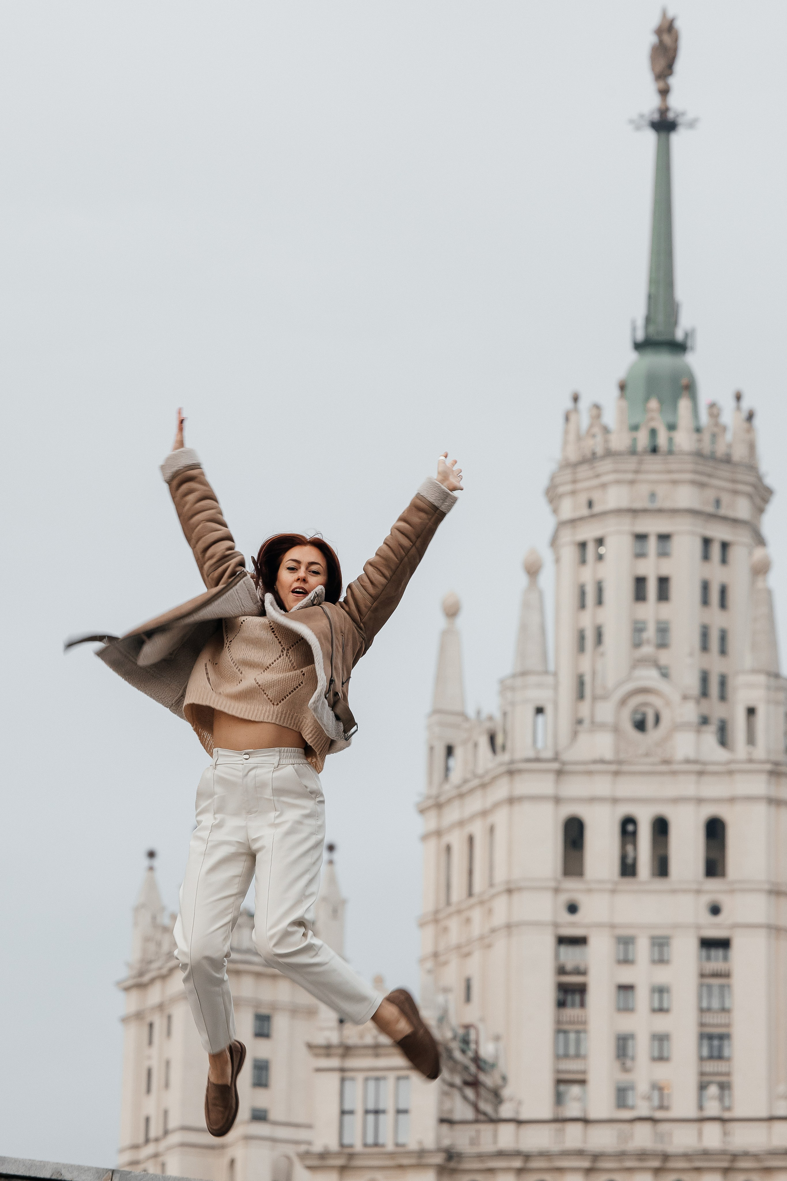 Прогулка у высотки на Котельнической набережной. Свадебный и семейный фотограф в Москве Красинская Мария