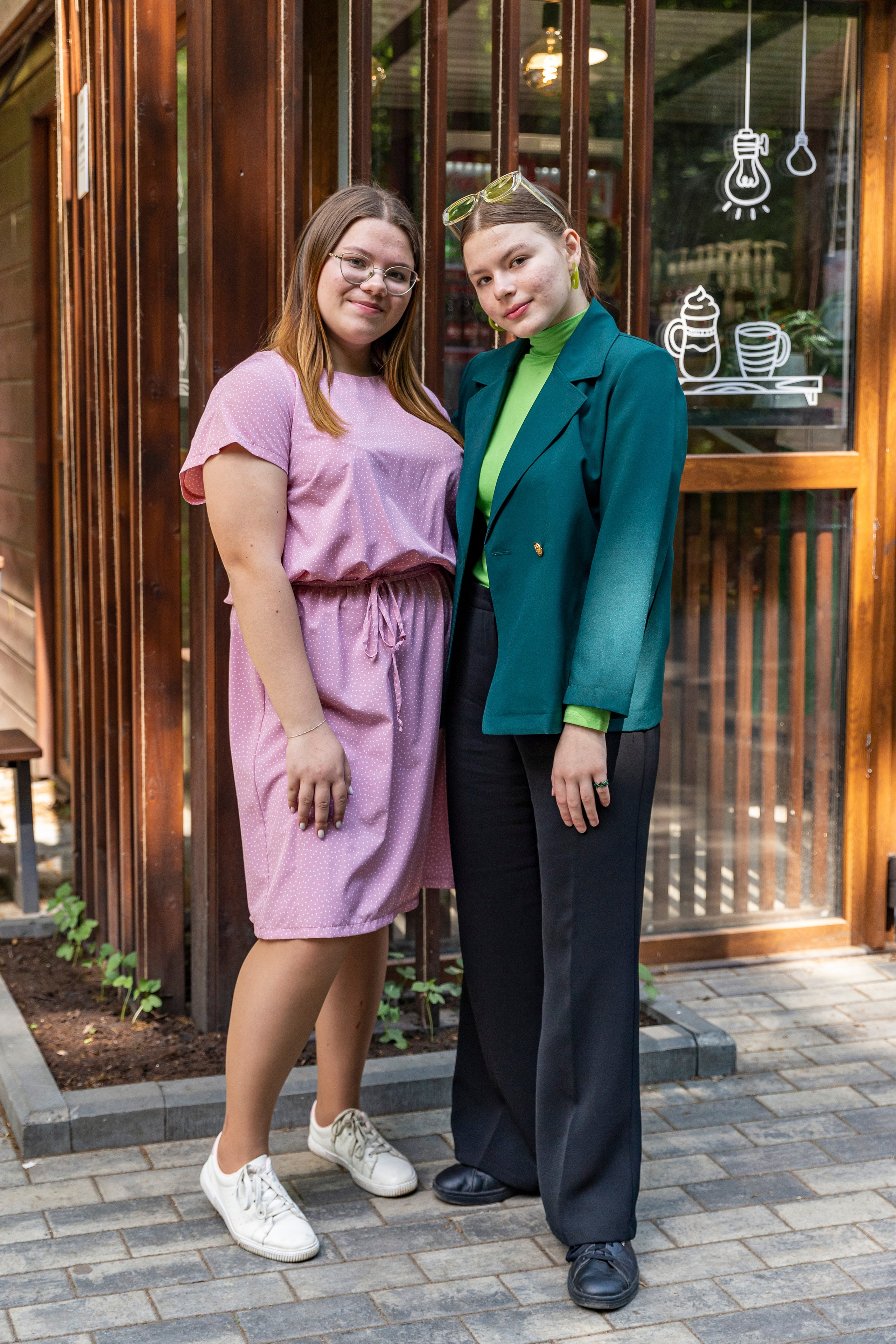 Фотосъемка 9 класс. Свадебный фотограф Марина Суворова и видеооператор Олег Петров