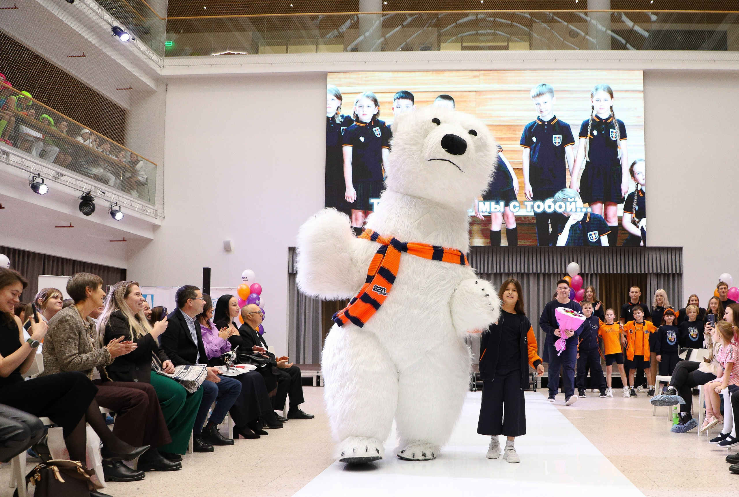 Показ мод " От А до Я» 2024. Фотограф в Новосибирске Александр Иванов