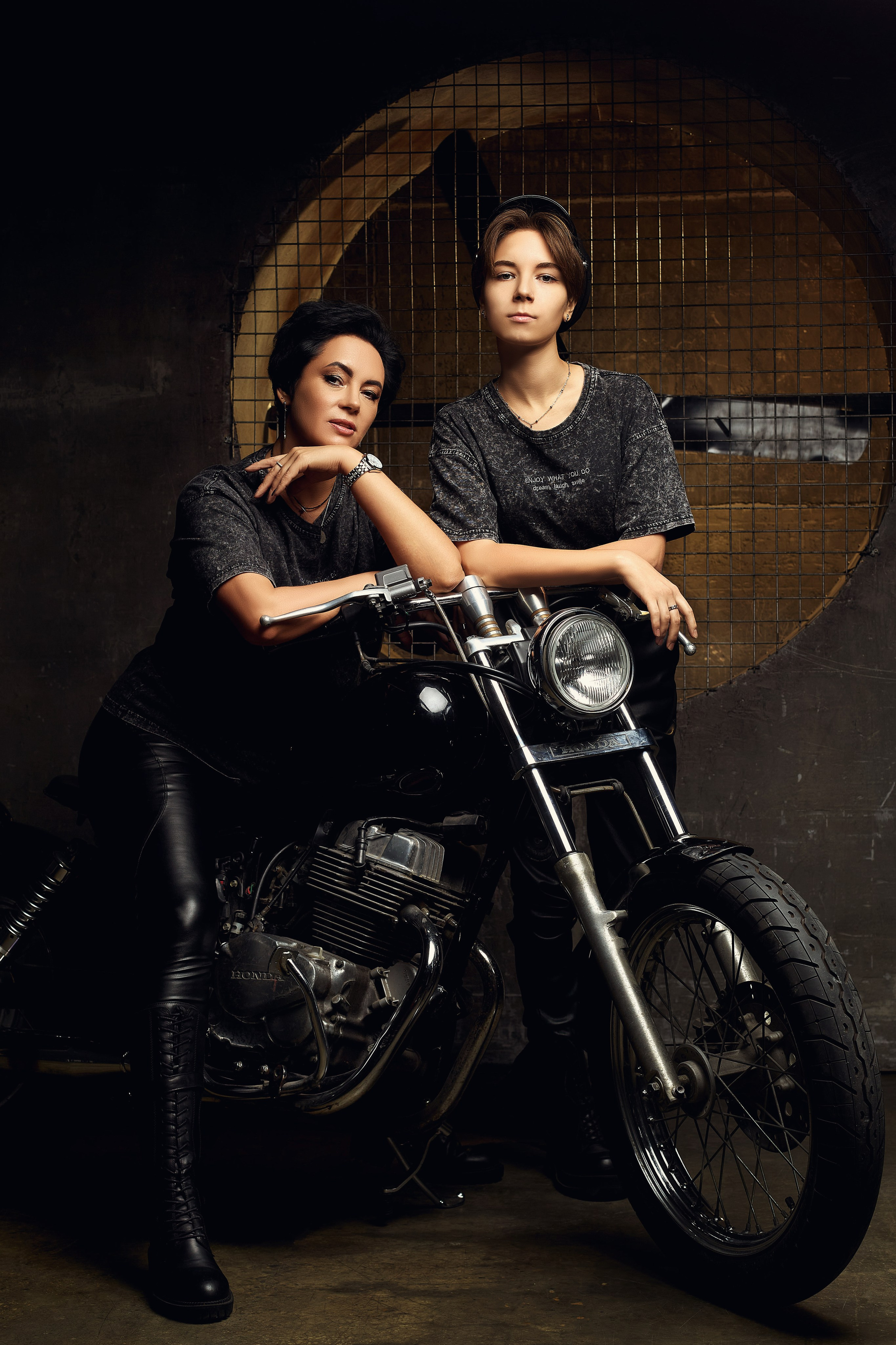 Марина и Вика. Cross-studio