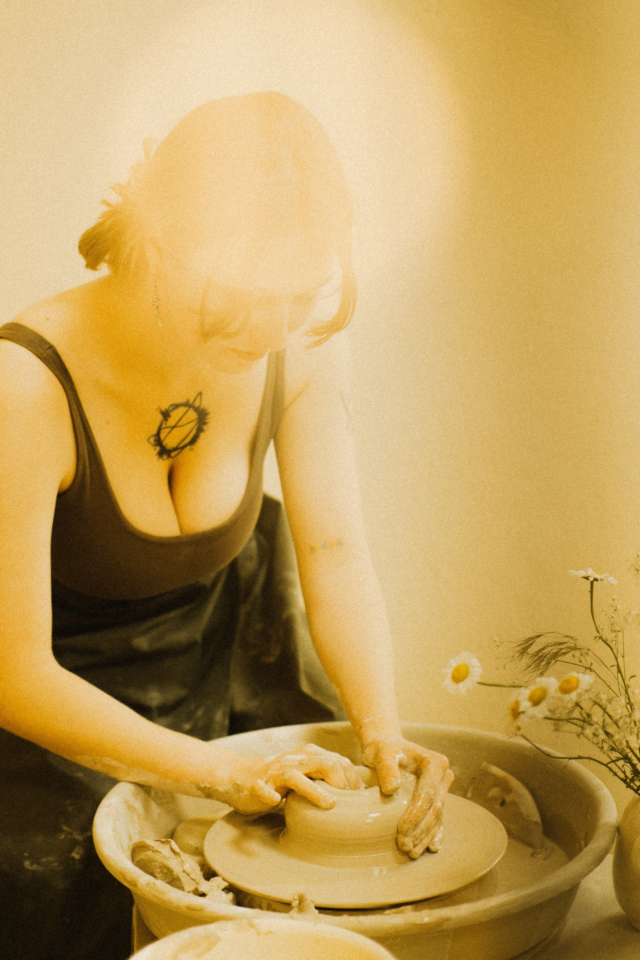 Контент для студии керамики «Flowers & Chill». Коммерческий и Портретный Фотограф Симферополь Крым Максим Махо