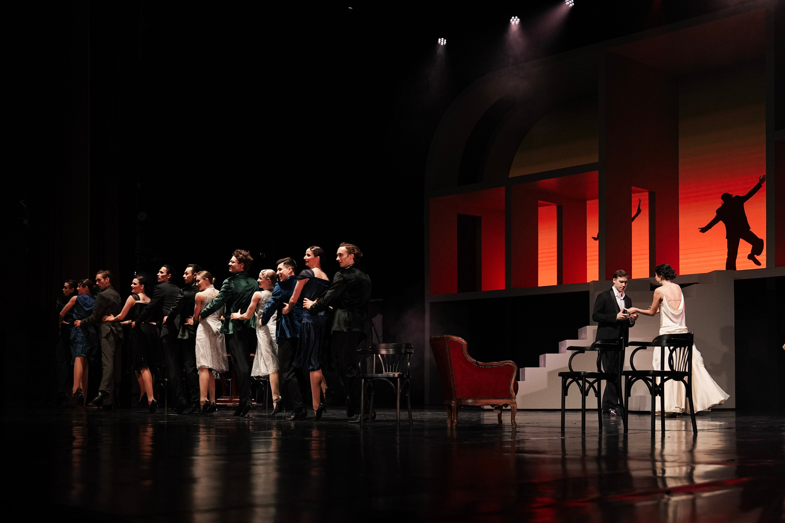 Гранатовый — пластический спектакль. Фотограф с психологическим образованием