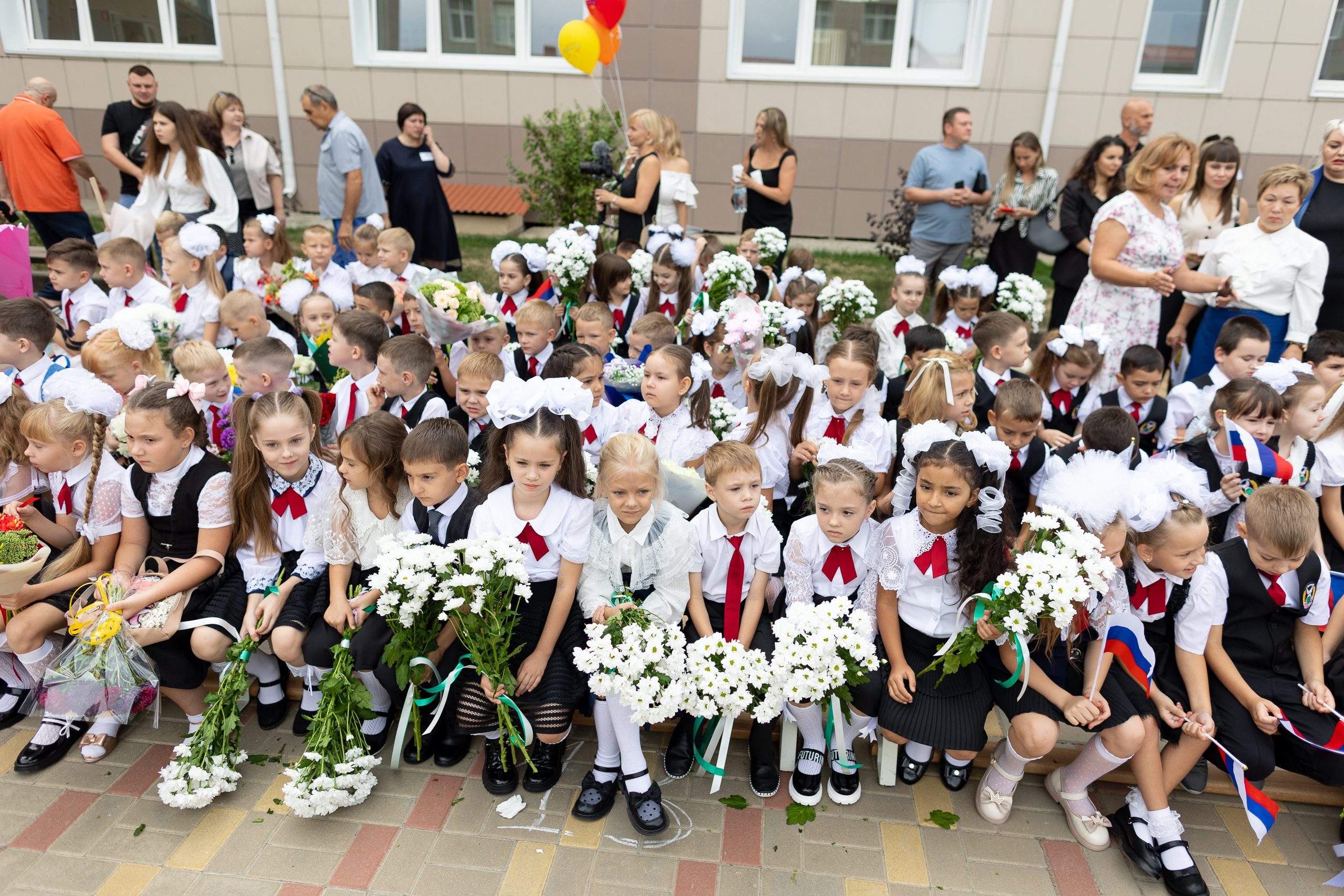 Школа № 61 им. Лавриненко, 1-е сентября | Фото. Фото и видеосъемка любых мероприятий в городе Краснодаре и Краснодарском крае. Щеколдин Антон