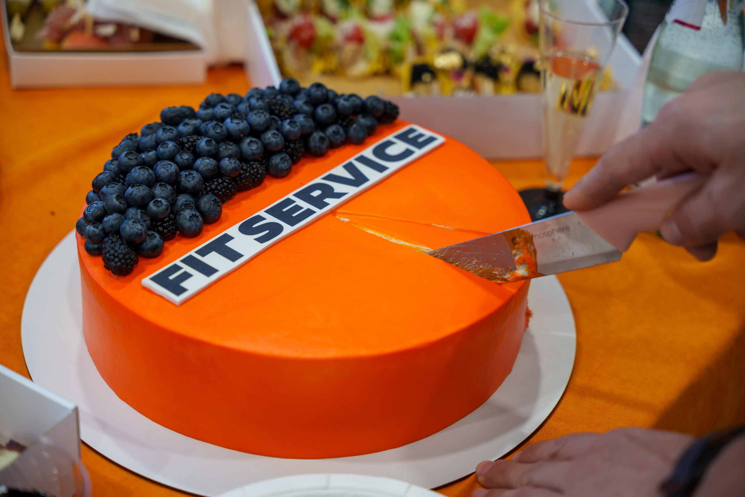 Интерьерная фотосъемка автосервиса Fit Service в Краснодаре — Профессиональная фотосъемка интерьера техцентра в Краснодаресеть СТО. Шедевры для Вас! Фотограф и Видеограф в Краснодаре Пахиев Руслан