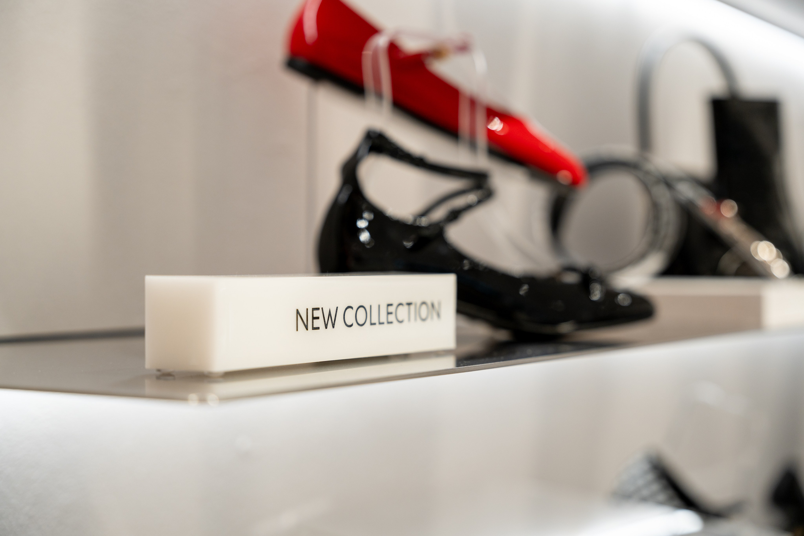 Интерьерная фотосъемка магазина Ekonika в Краснодаре — обувной бренд Профессиональная фотосъемка Ekonika — фирменный магазин в Краснодаре. Шедевры для Вас! Фотограф и Видеограф в Краснодаре Пахиев Руслан