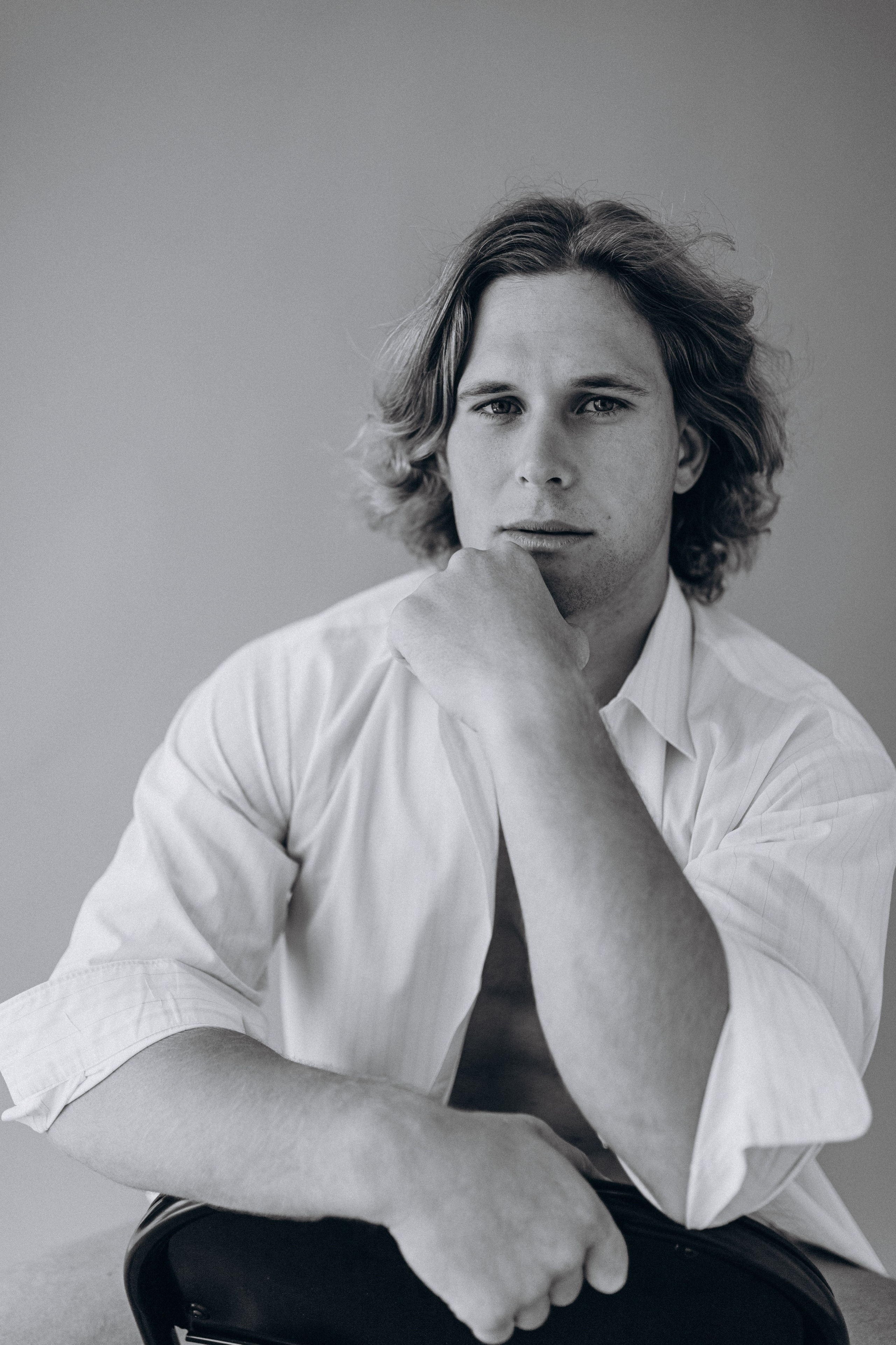 Мужской портрет в студии. Главная