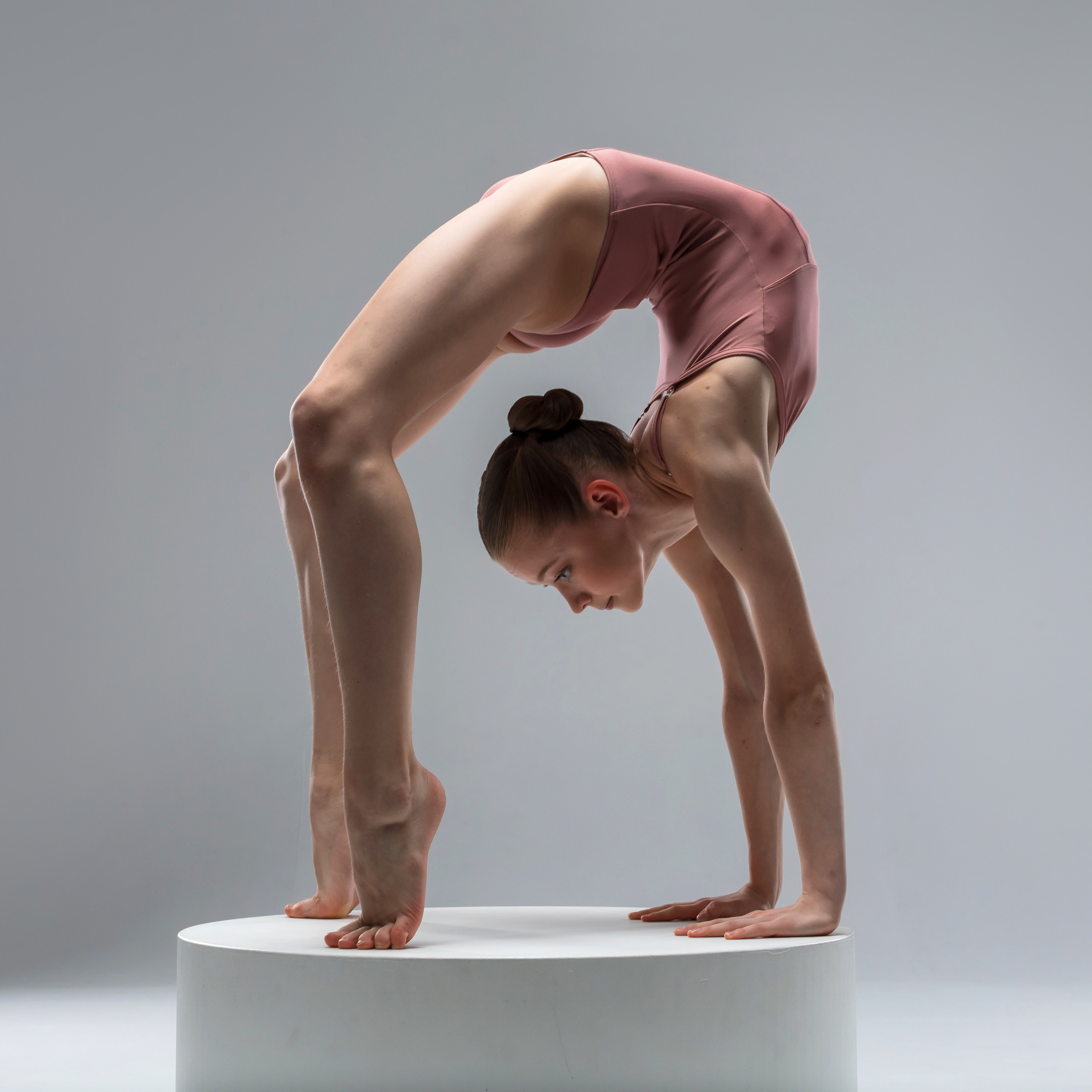 Фотосъёмка гимнасток на белой циклораме. Балетный фотограф Алина Ханько — Душа Балета