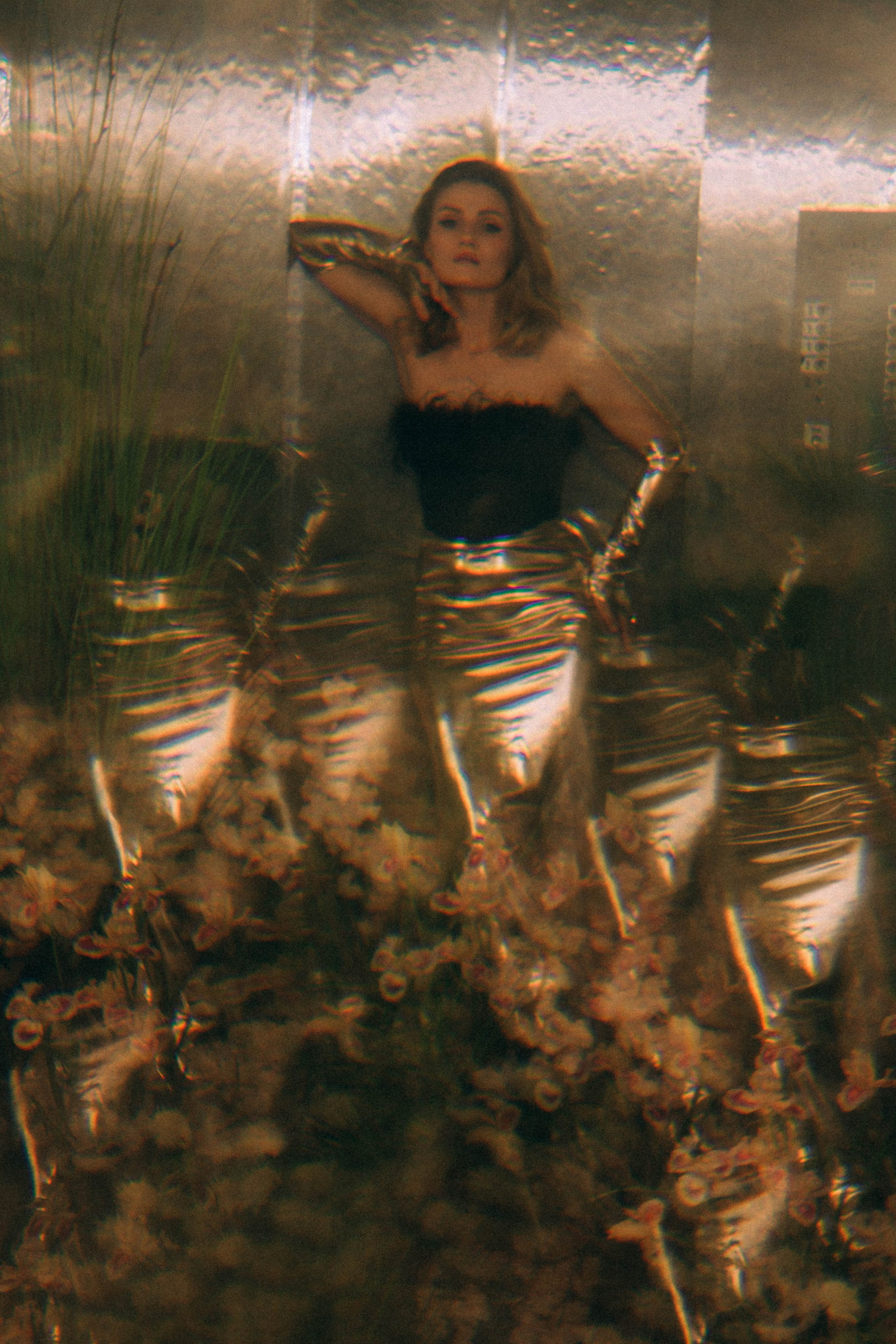 Заросший лифт. Создадим шедевр? Виталина и её фотоискусство