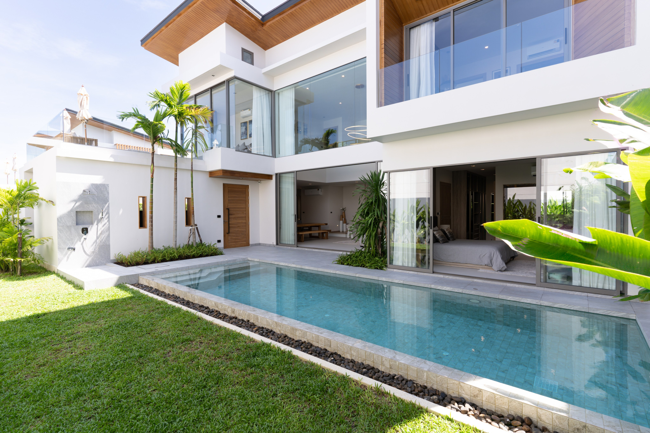 Why Choose Me — My Work Values. Yan Dolmatov — Photographer, Videographer, and Producer in Phuket