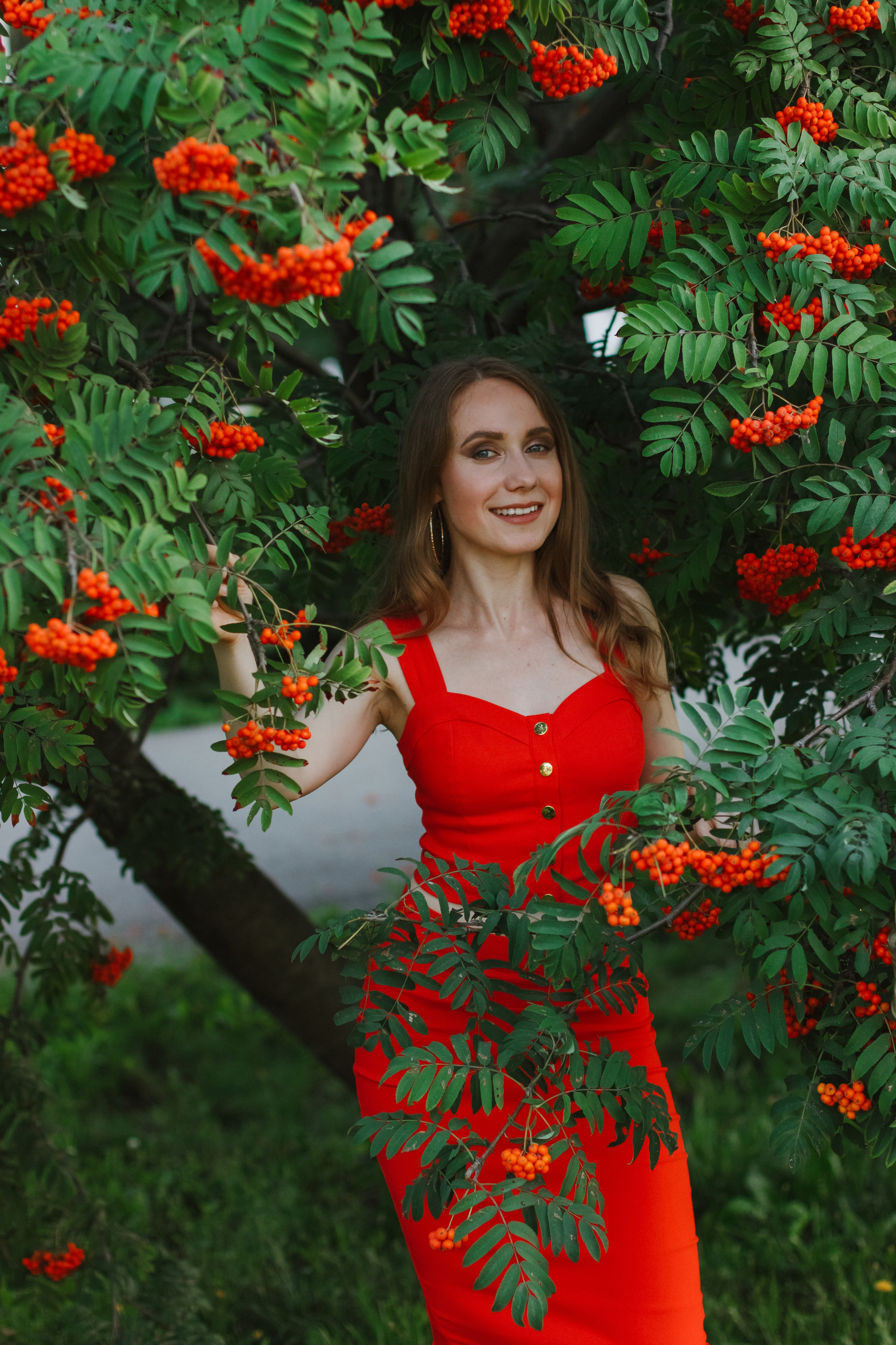 Фотосессия с рябиной. Контентный фотограф в Перми Натали Кытманова