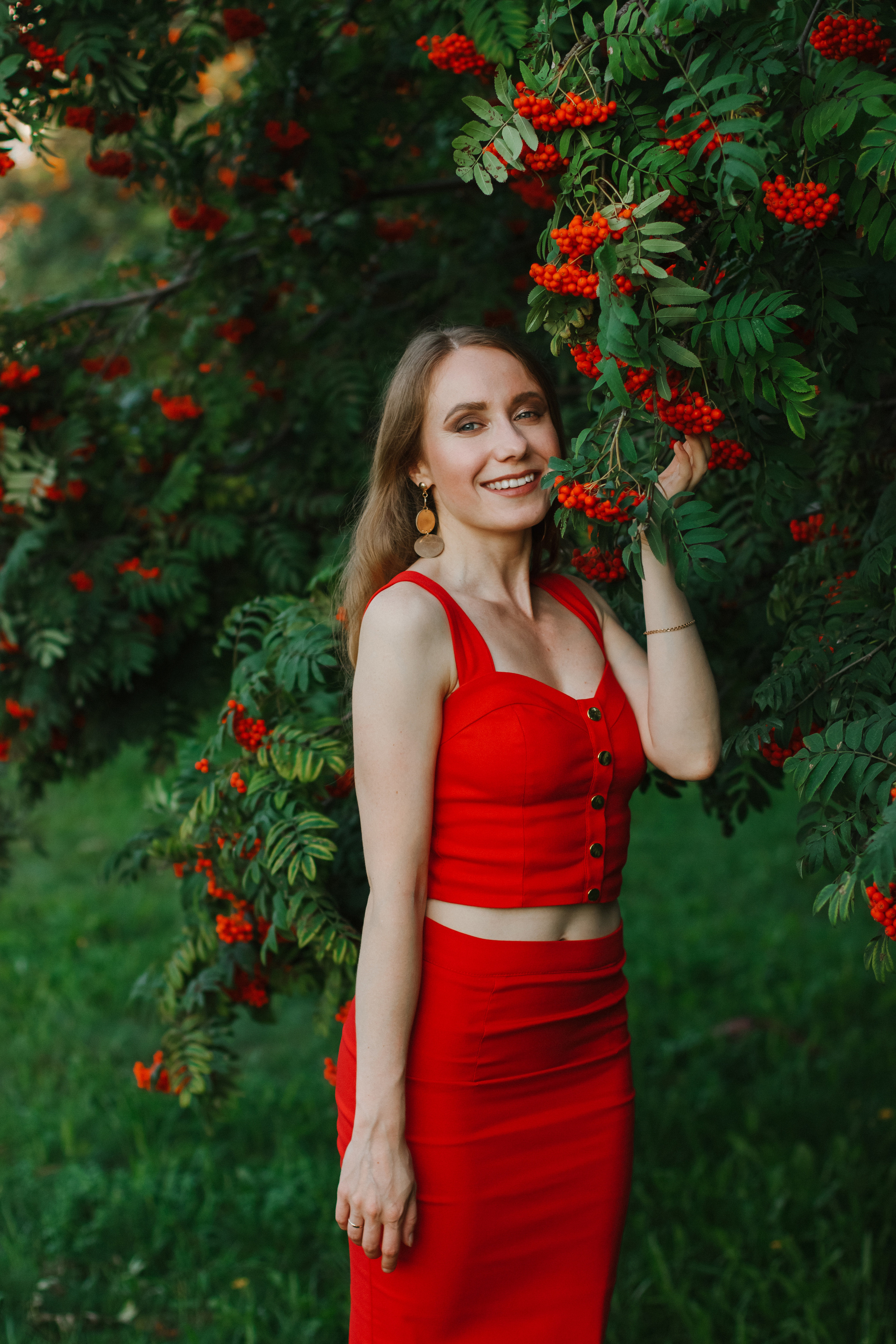 Фотосессия с рябиной. Контентный фотограф в Перми Натали Кытманова