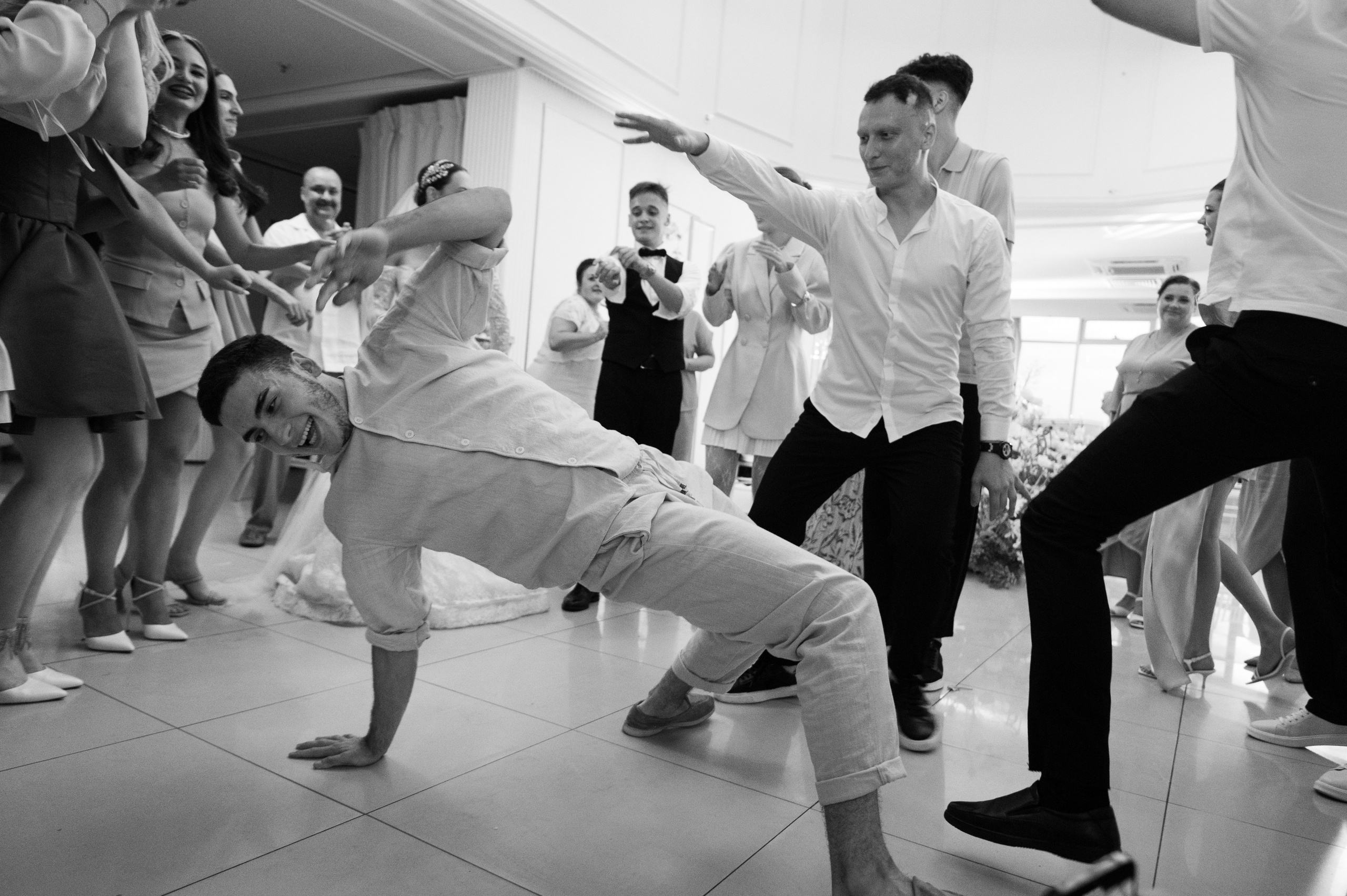 Танцуют все!. Свадебный фотограф в Краснодаре и Сочи Комолова Екатерина