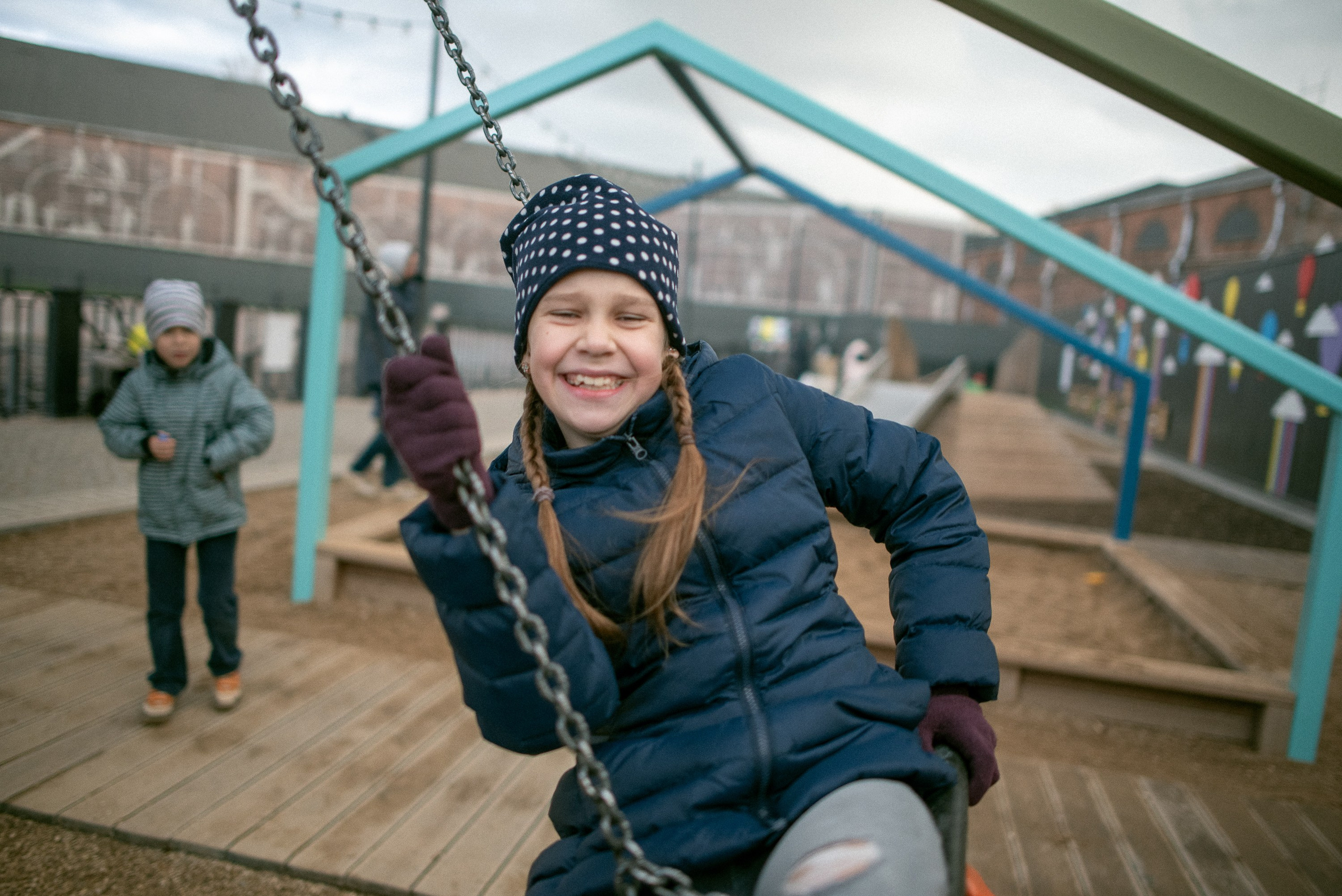 Walk in New Holland. Documentary family photography in Barcelona and beyond