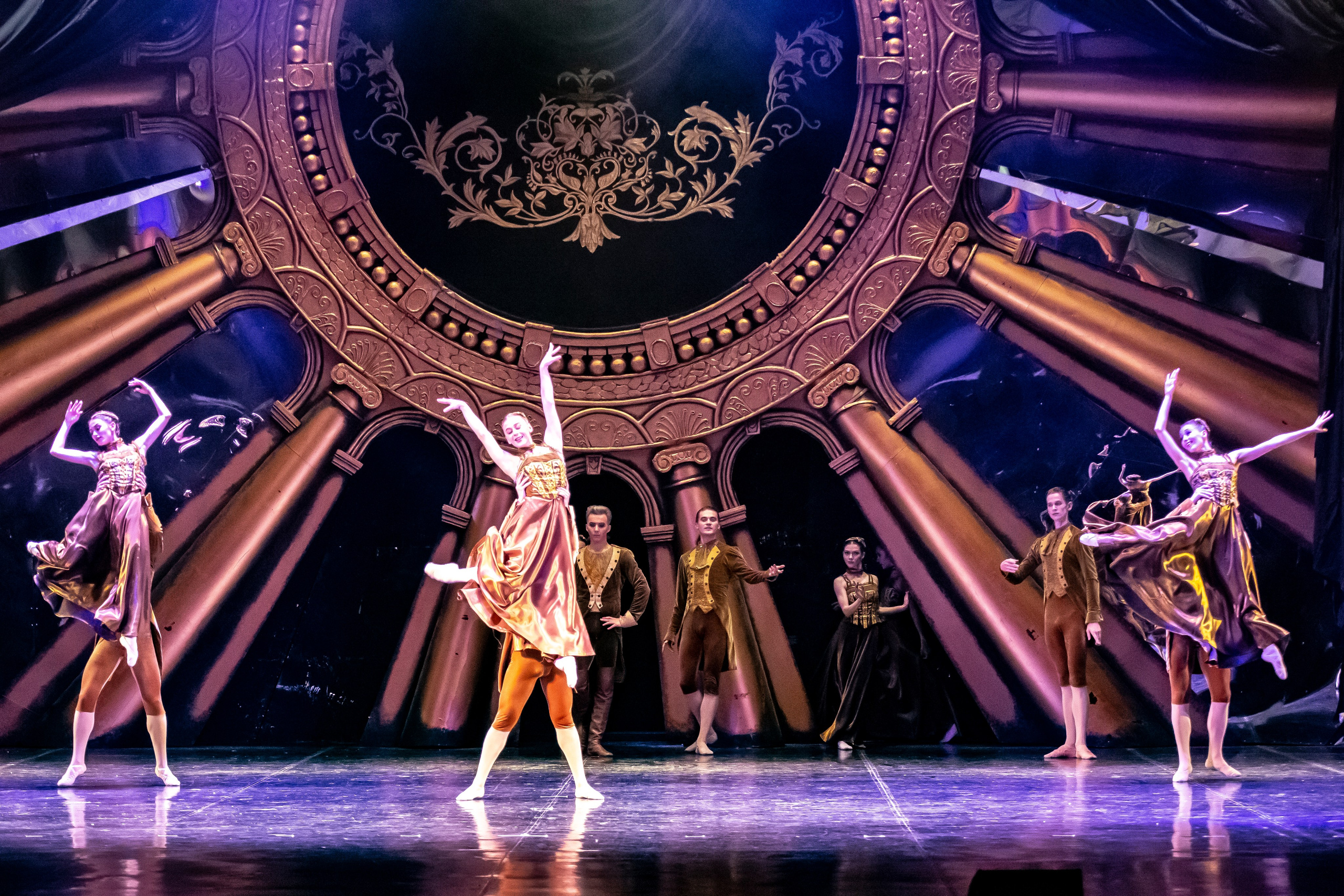 Русский Гамлет спектакль премьера Марийского театра оперы и балета в Зимнем театре г. Сочи. Фотограф в Сочи Юрий Шептаев