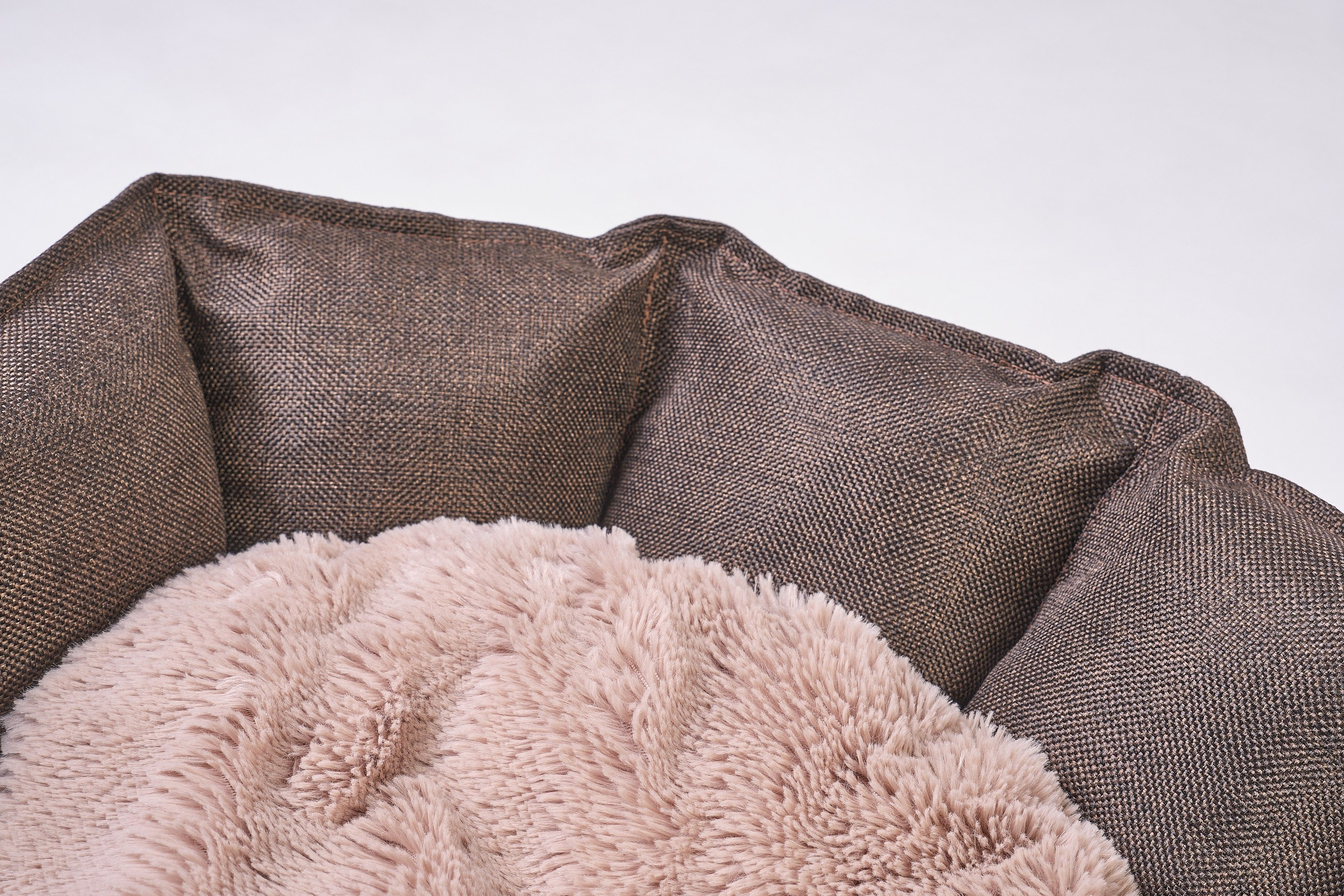 Предметные съёмки товаров и игрушек для домашних животных