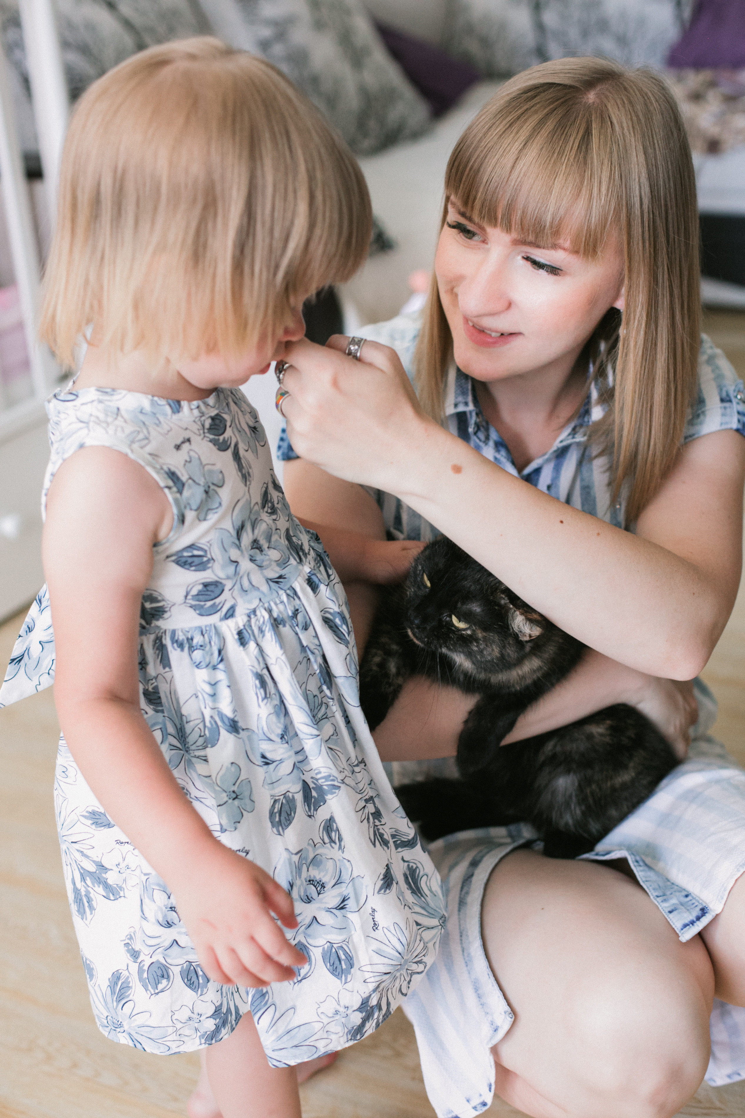 С мамой. Главная