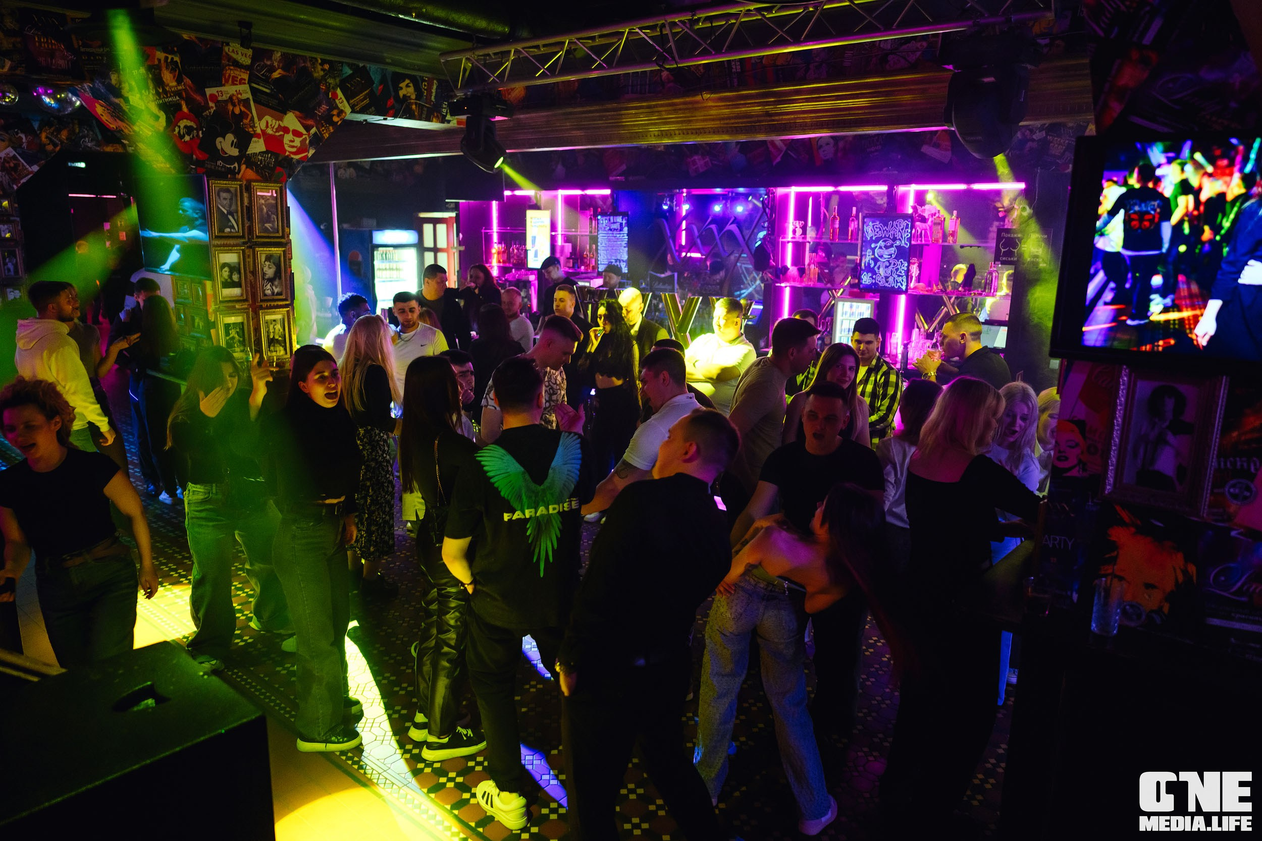Фоторепортаж с субботней вечеринки в XxxX. One Media Life: фоторепортажи, фотоотчеты с мероприятий и заведений