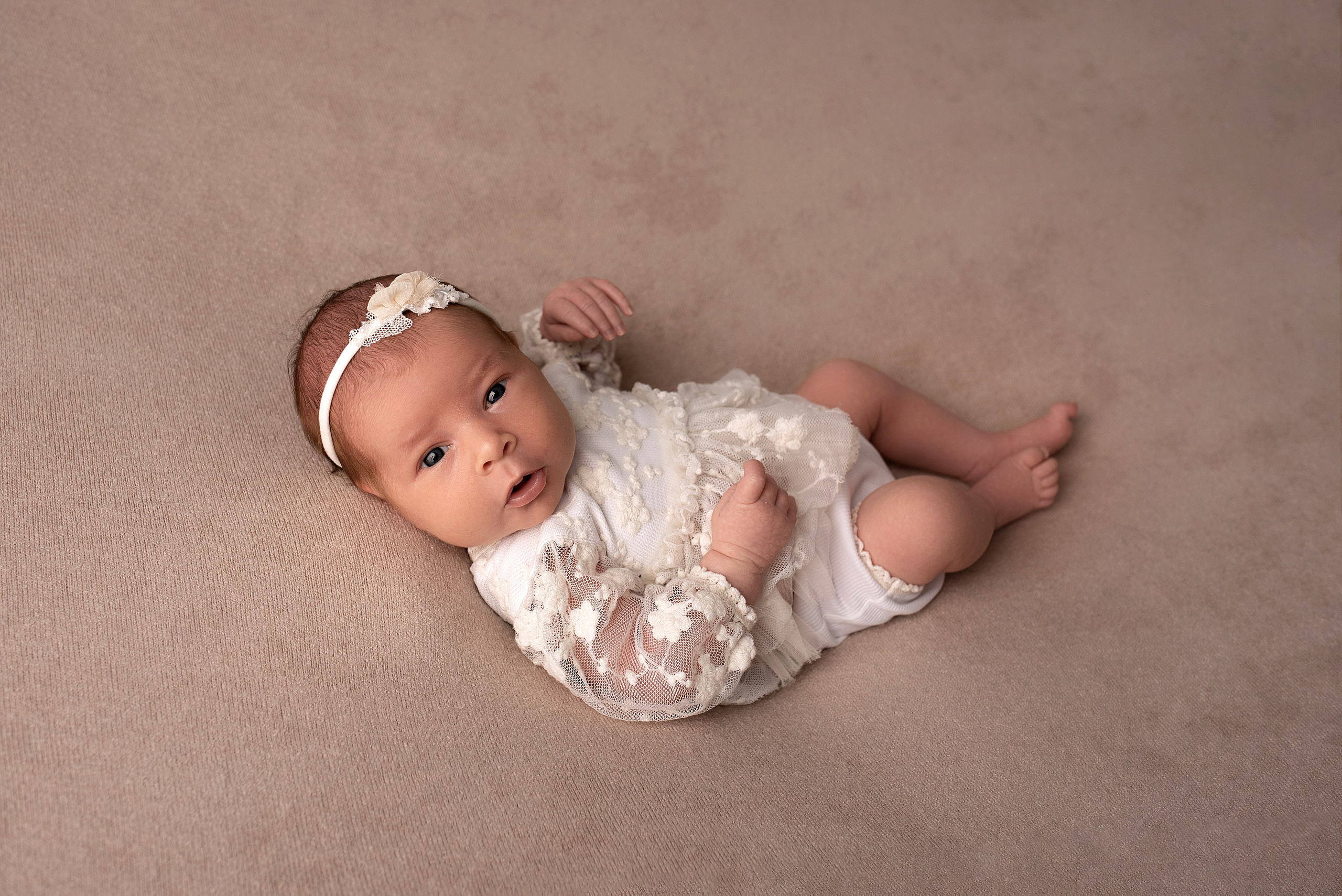 Новорождённые девочки. Детский фотограф новорождённых в Минске Боровик Екатерина