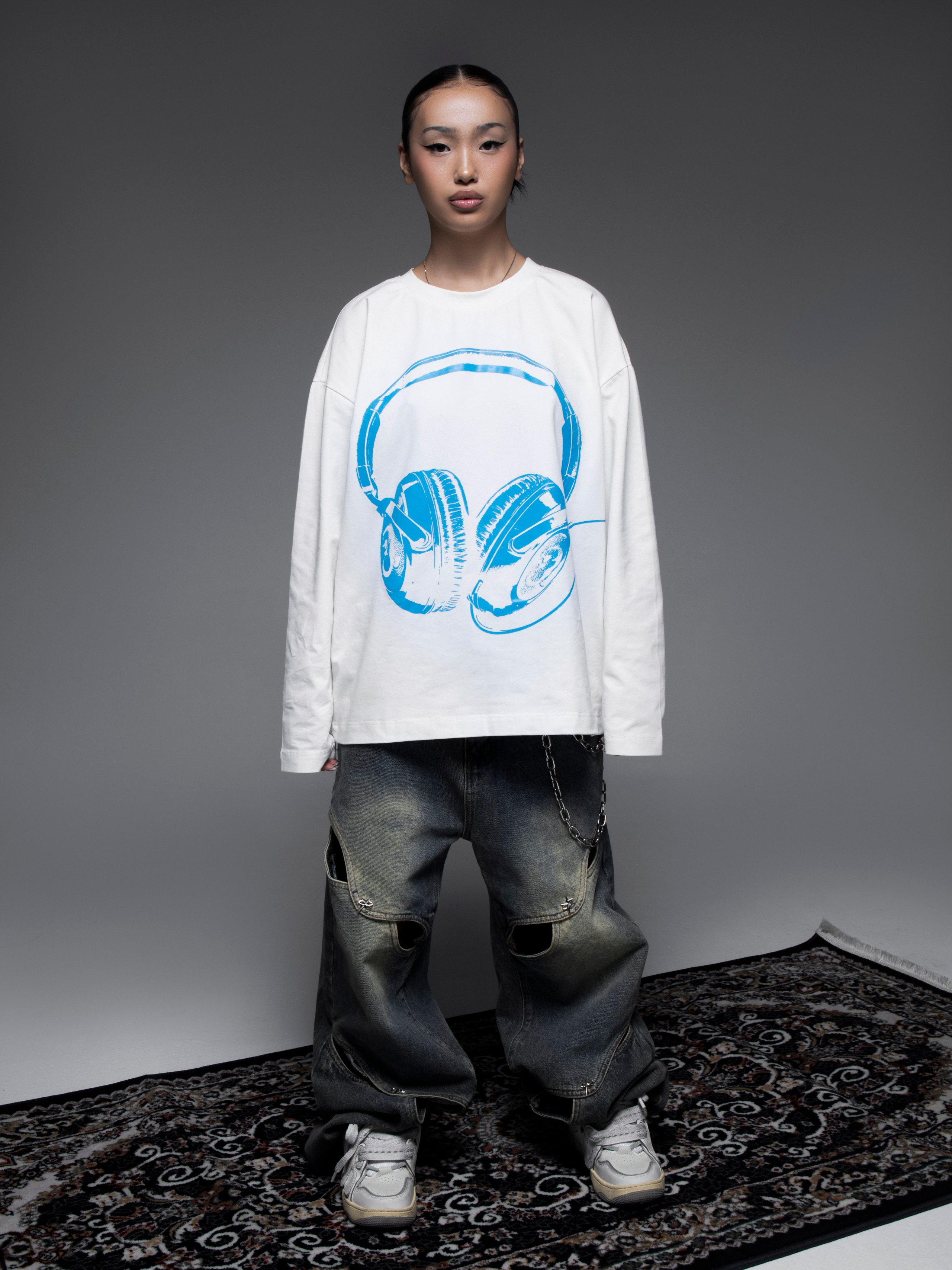 КАТАЛОГ | серый фон. RUNA production — стильные съемки для брендов