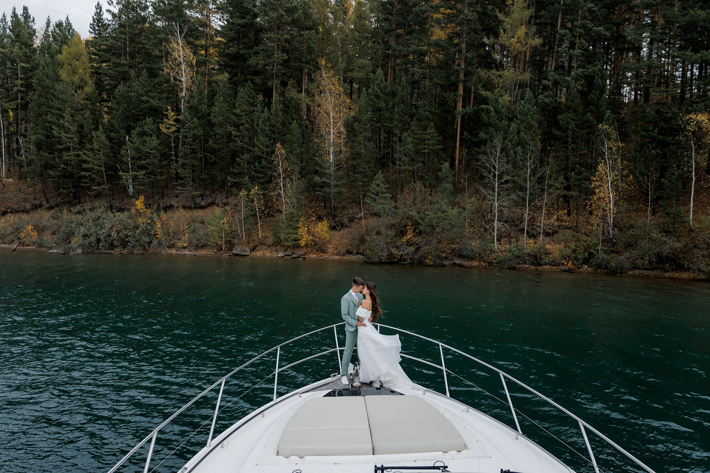 Когда у друзей есть яхта. Свадебный фотограф в Иркутске Сапаров Александр