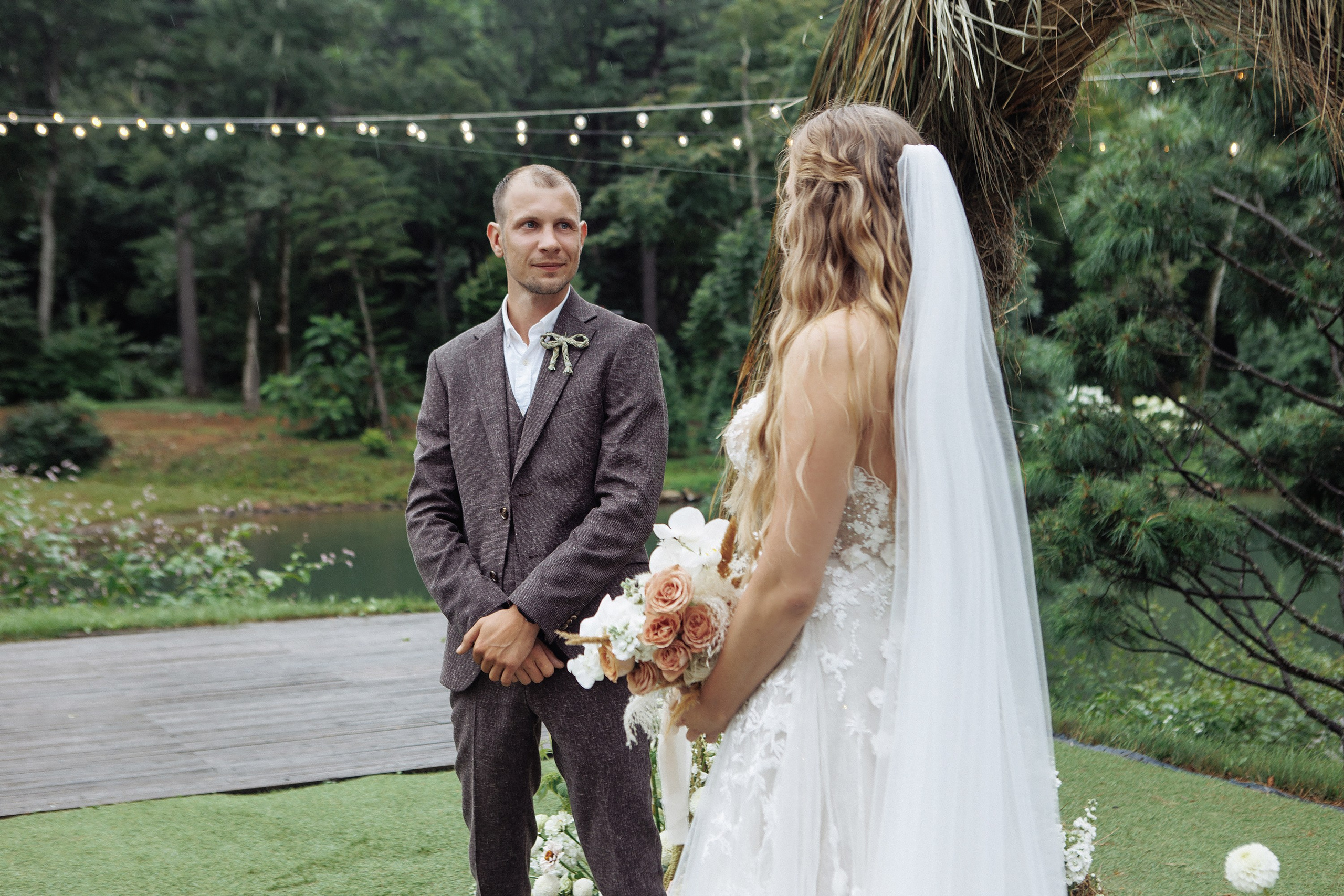 Костя и Даша 1.08.25. Свадебный фотограф Владивосток Алина Гевондова