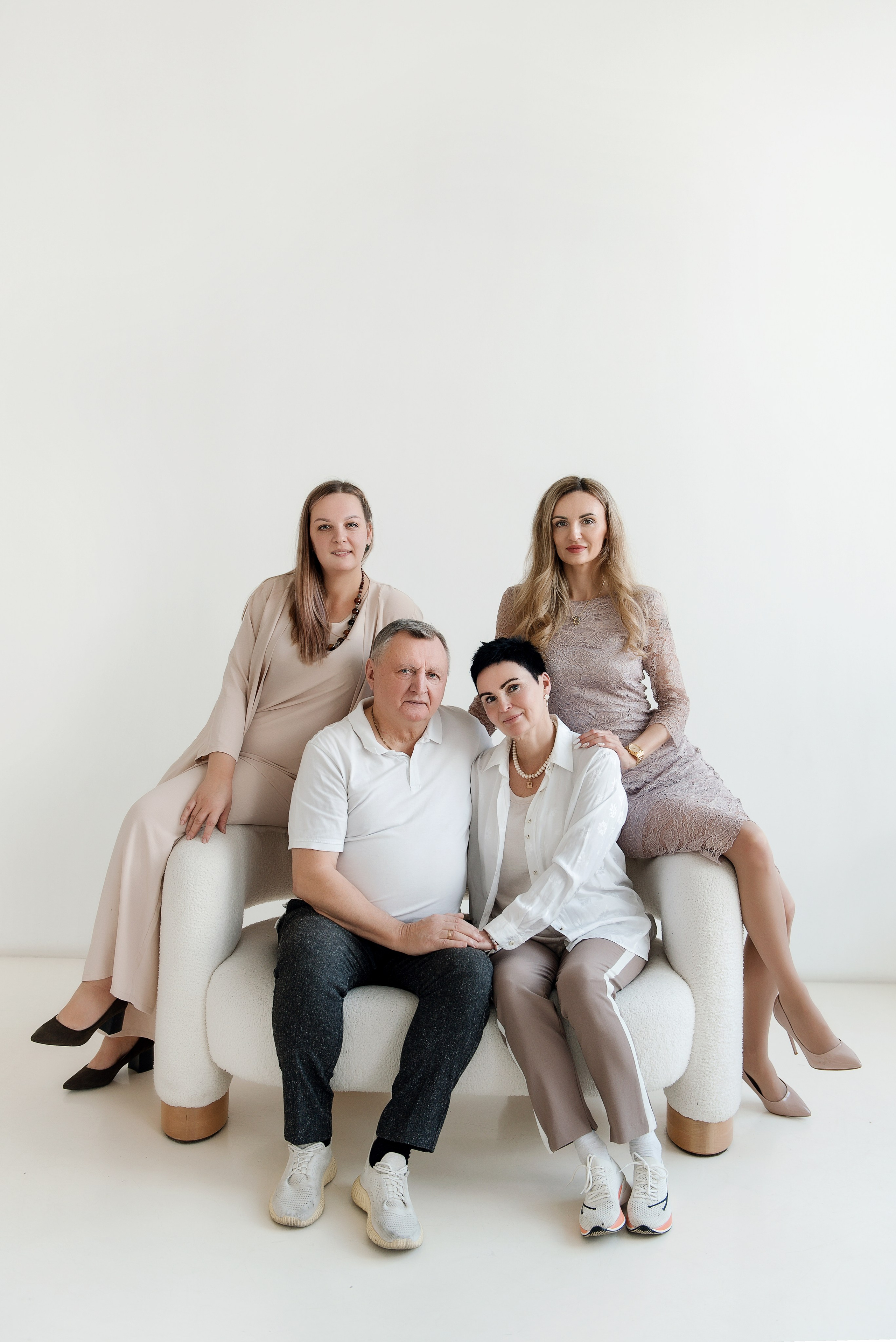 Семейная съёмка большой семьи в Москве. Детский фотограф в Долгопрудном и Москве