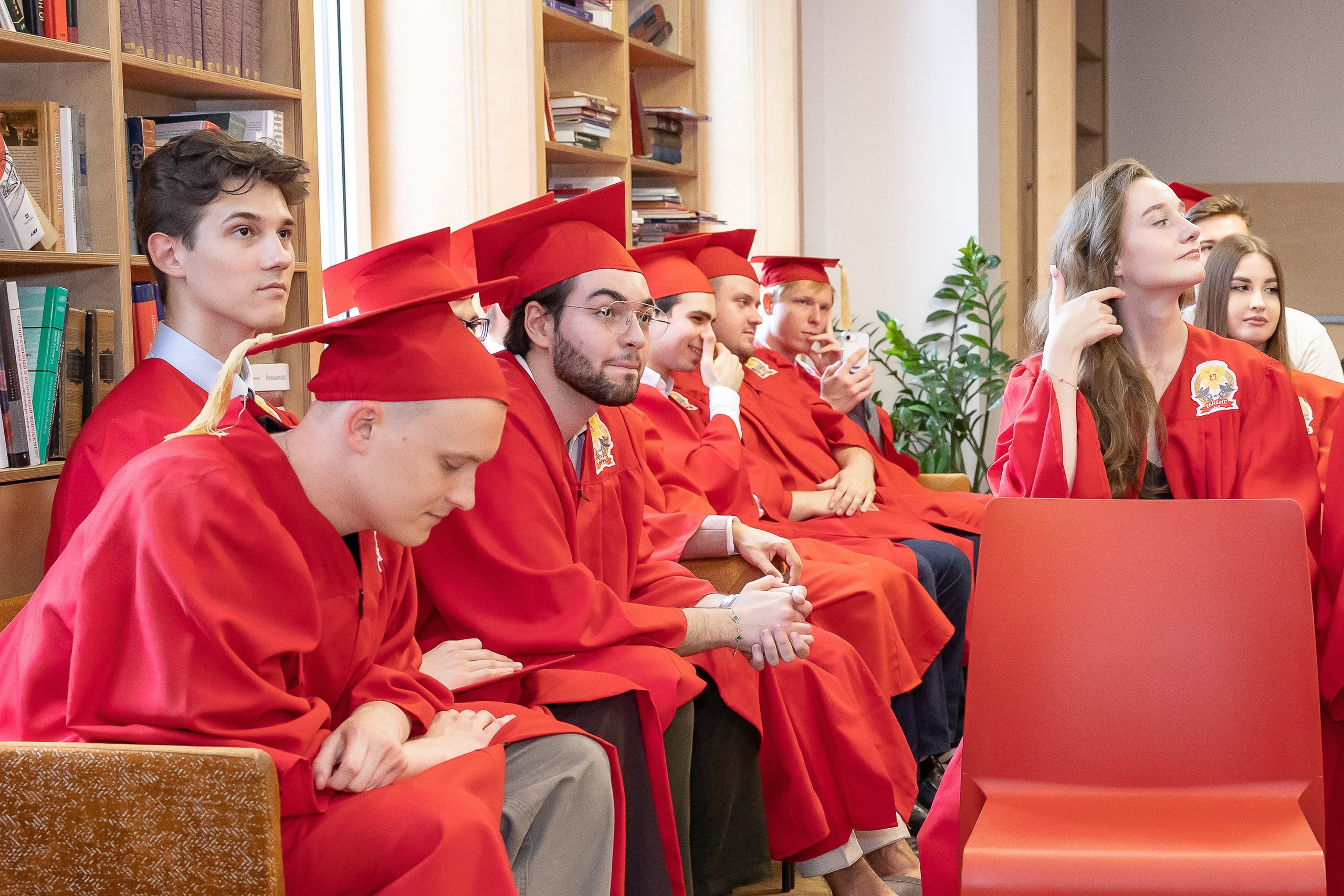 Вручение дипломов об окончании обучения в Президентской академии РАНХиГС. Фотограф Владимир Охрименко