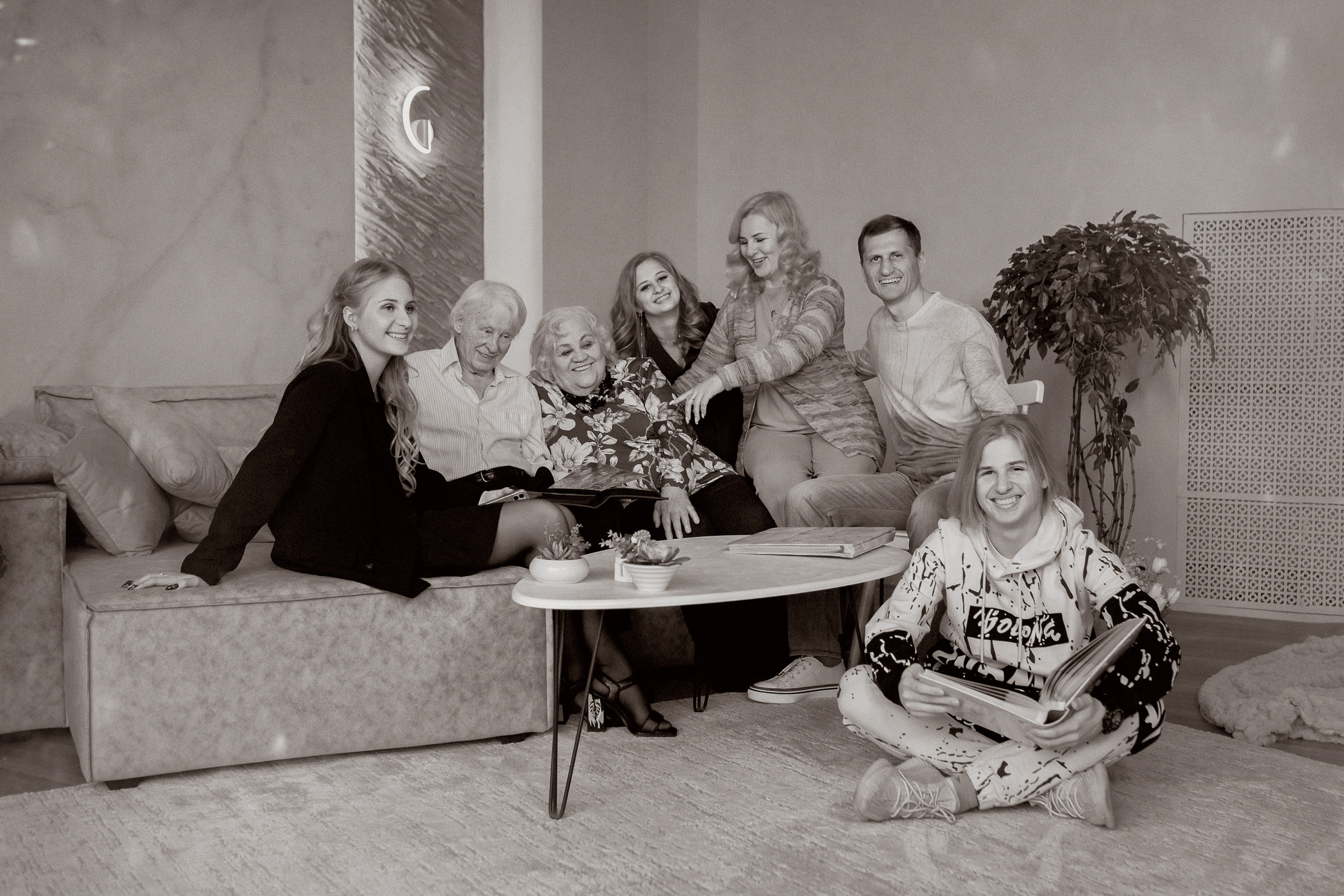 Фотосессия большой семьи в студии. Фотограф женский и мужской портрет Санкт-Петербург