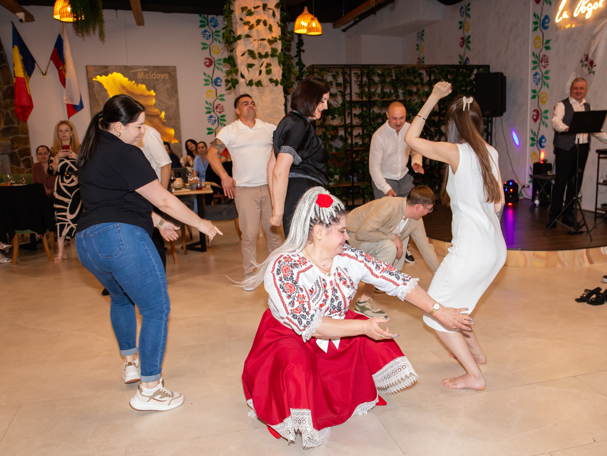 Открытие молдавского ресторана. Свадебный и семейный фотограф в Москве Мила Широких