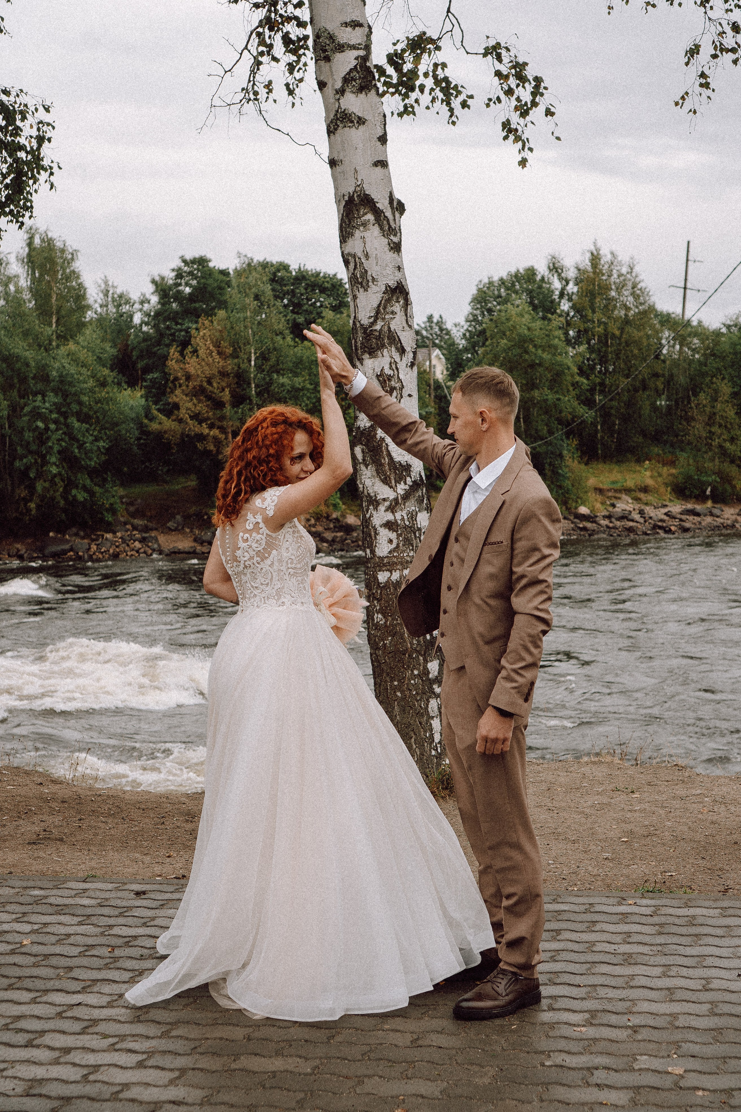 СВАДЕБНАЯ ФОТОСЕССИИЯ ПАРЫ В ГОРОДЕ ПРИОЗЕРСК В СОСНОВОМ ЛЕСУ И С ПИКАПОМ. Профессиональный фотограф, Санкт-Петербург — Виктория Богомолова