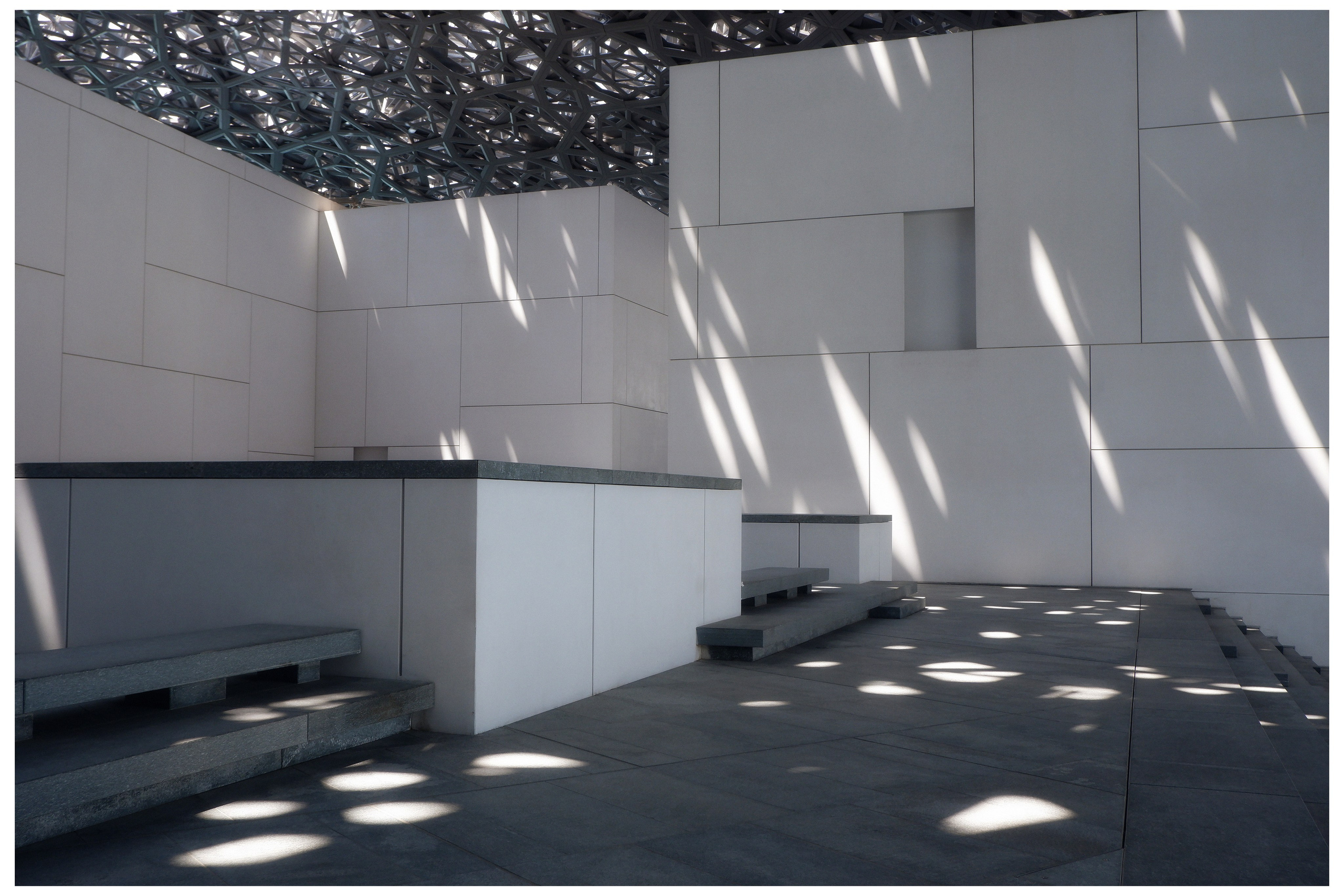 UAE. ANNA — PHOTOGRAPHER