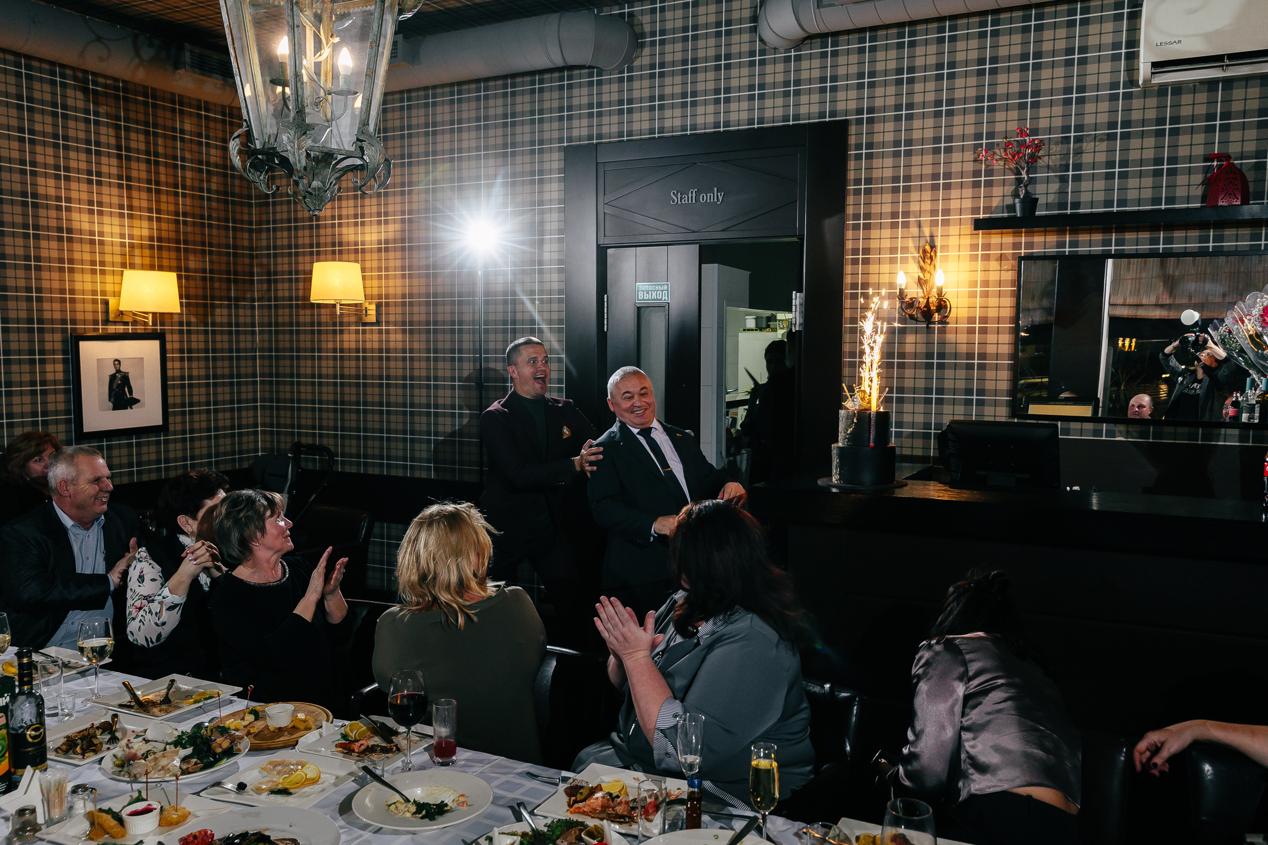 Фотограф на юбилей, день рождения СПб. Репортажная фотосъемка праздников и мероприятий в Санкт-Петербурге