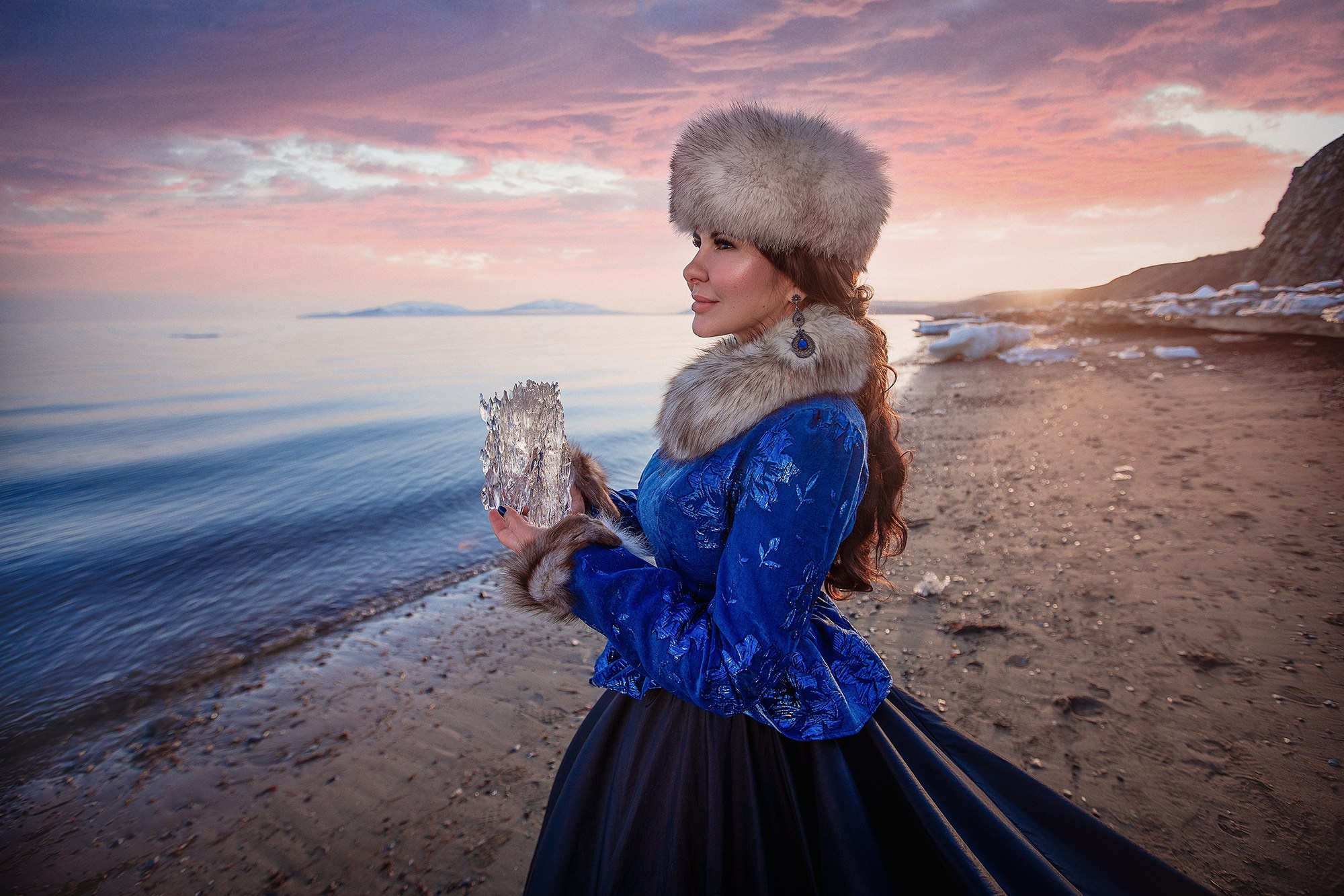 Платья из плотных тканей, тяжелые. Фотограф Алёна Яковлева