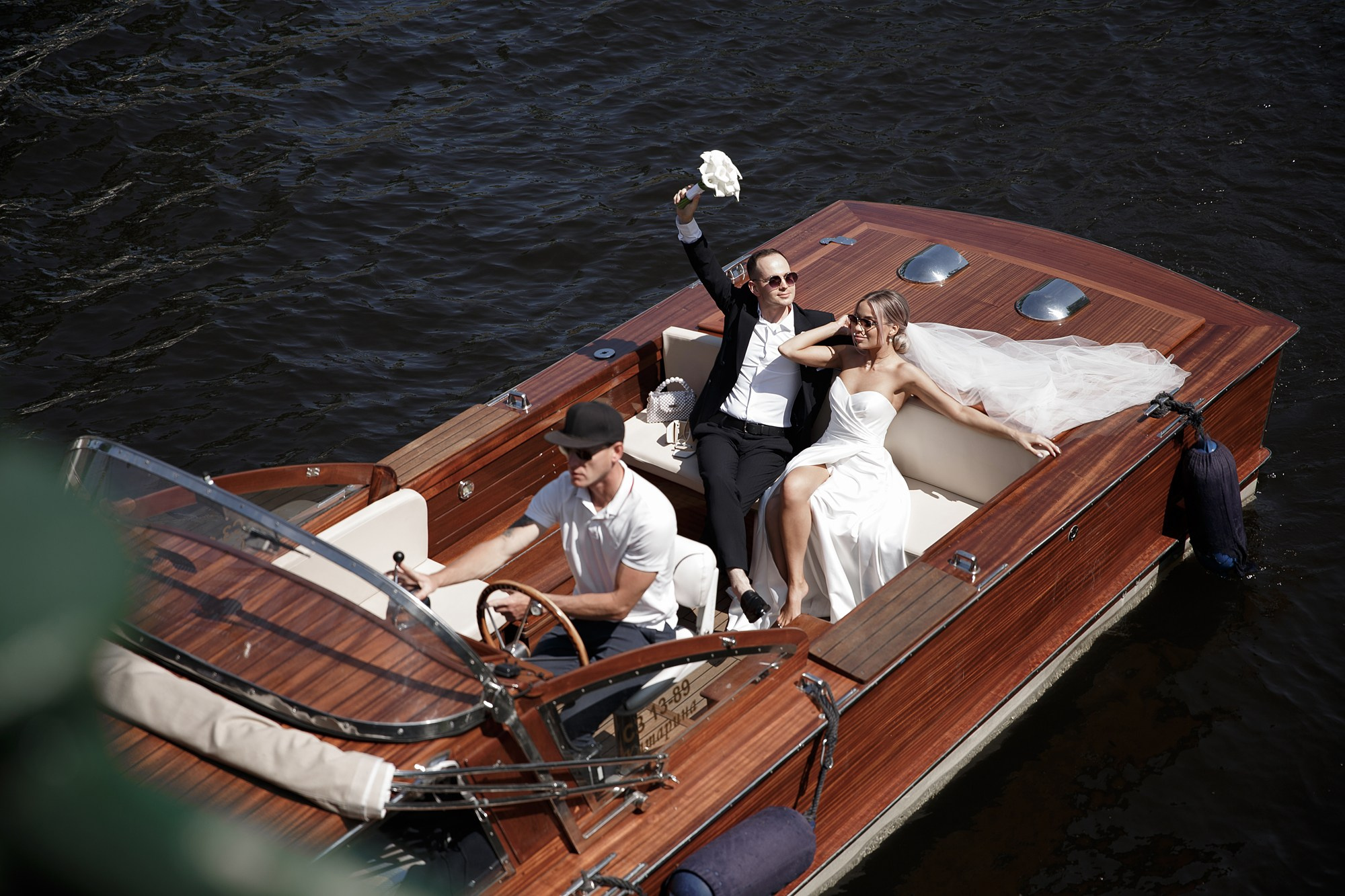 Свадьба на катере. Свадебный фотограф в Санкт-Петербурге Наталья Вендт