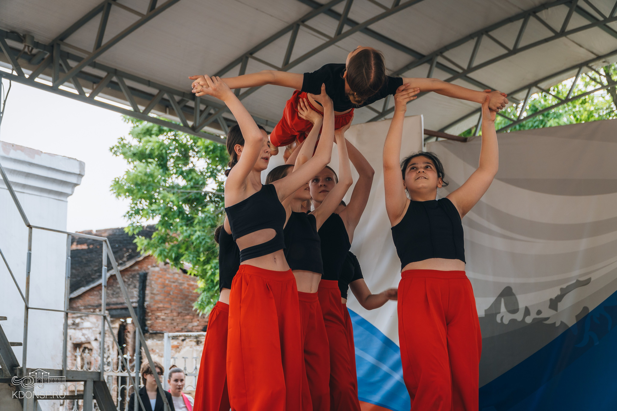 «Мелодия весны». Новотитаровский Дом культуры