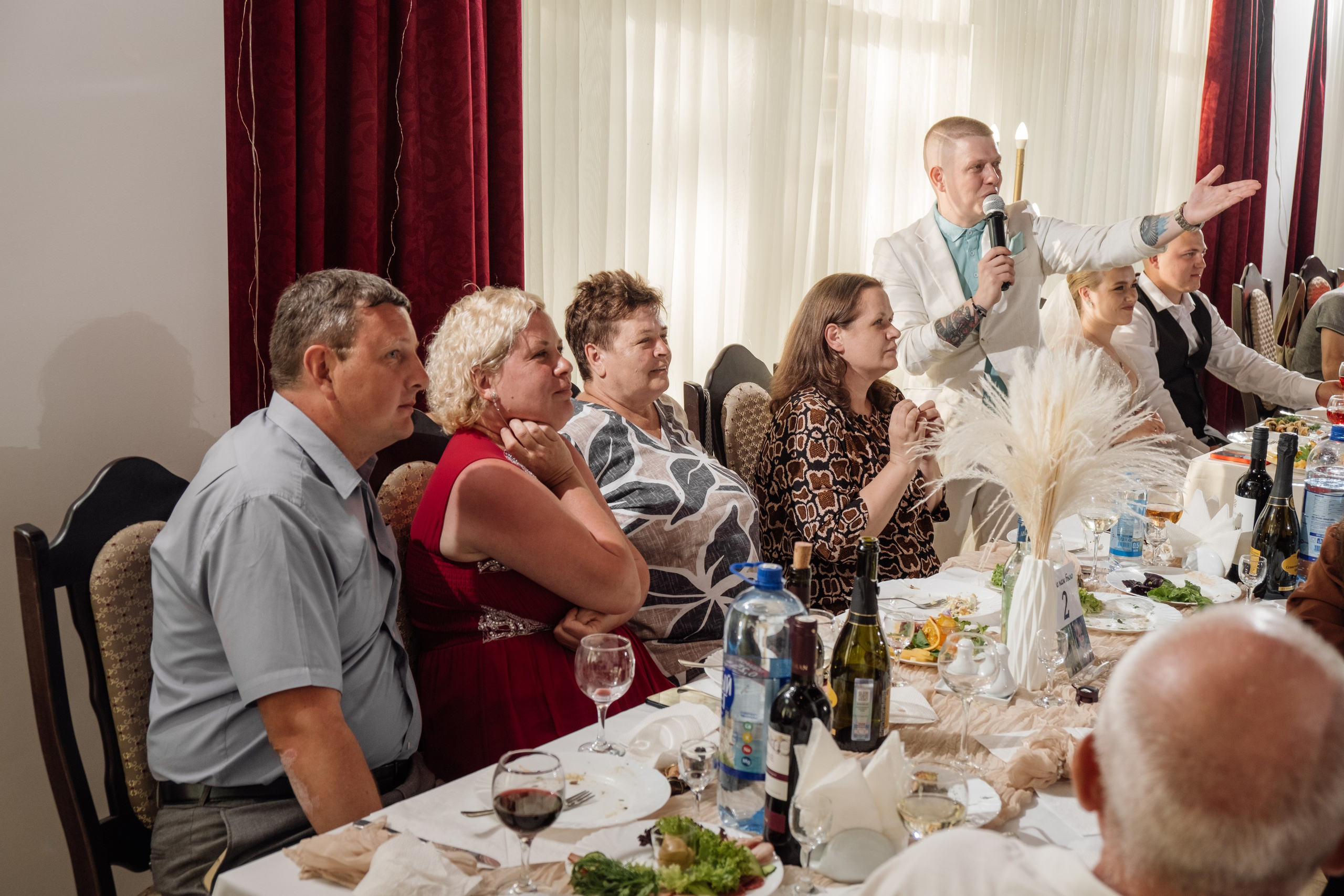 Свадебный ретопртаж. Профессиональная фотосъемка в Крыму. Натуральные эмоции и живые кадры. Забронируйте дату прямо сейчас!
