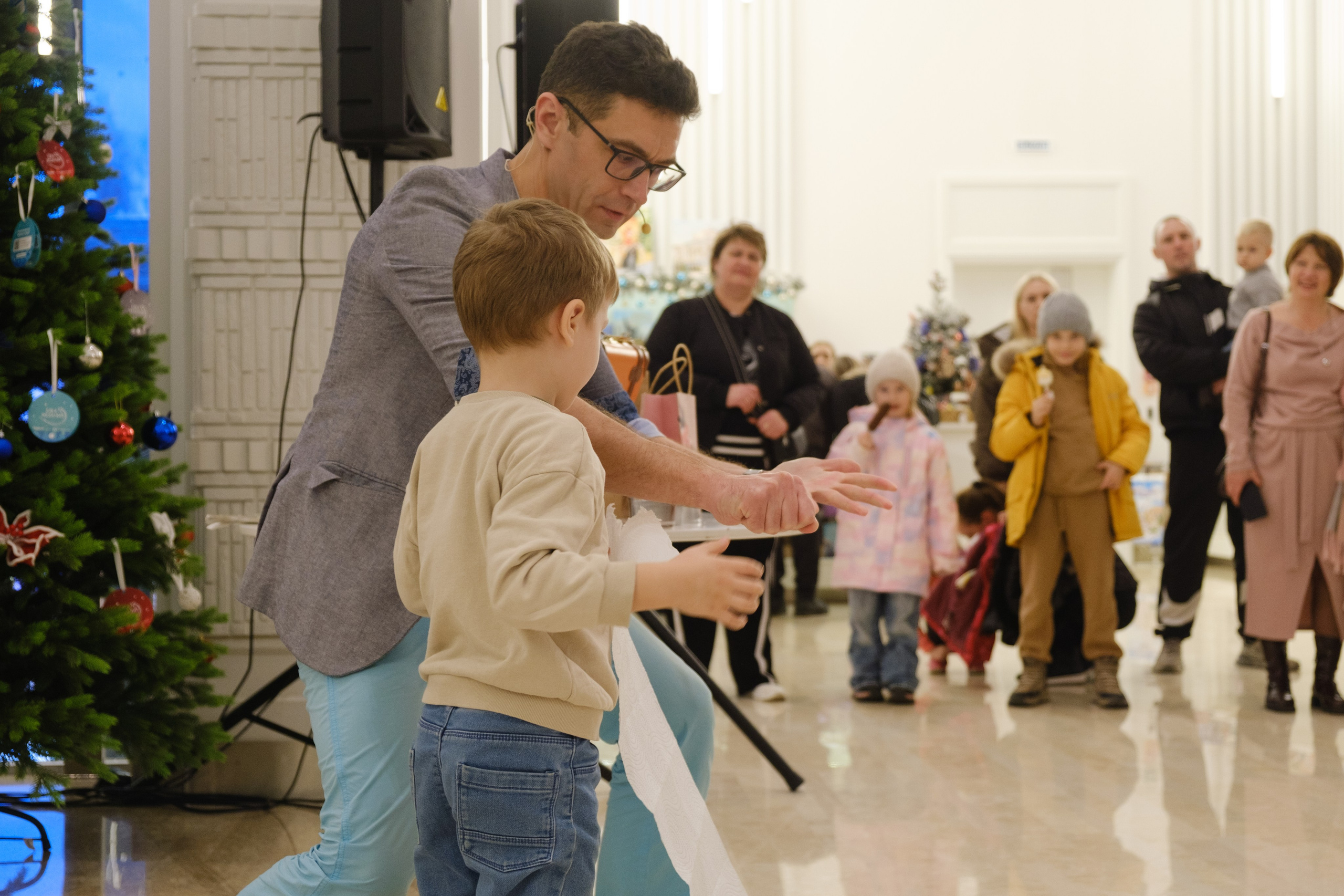 Новогодний репортаж из парка «Новый Херсонес» | Фотограф Илья Желдак. Профессиональная фотосъемка в Крыму. Натуральные эмоции и живые кадры. Забронируйте дату прямо сейчас!