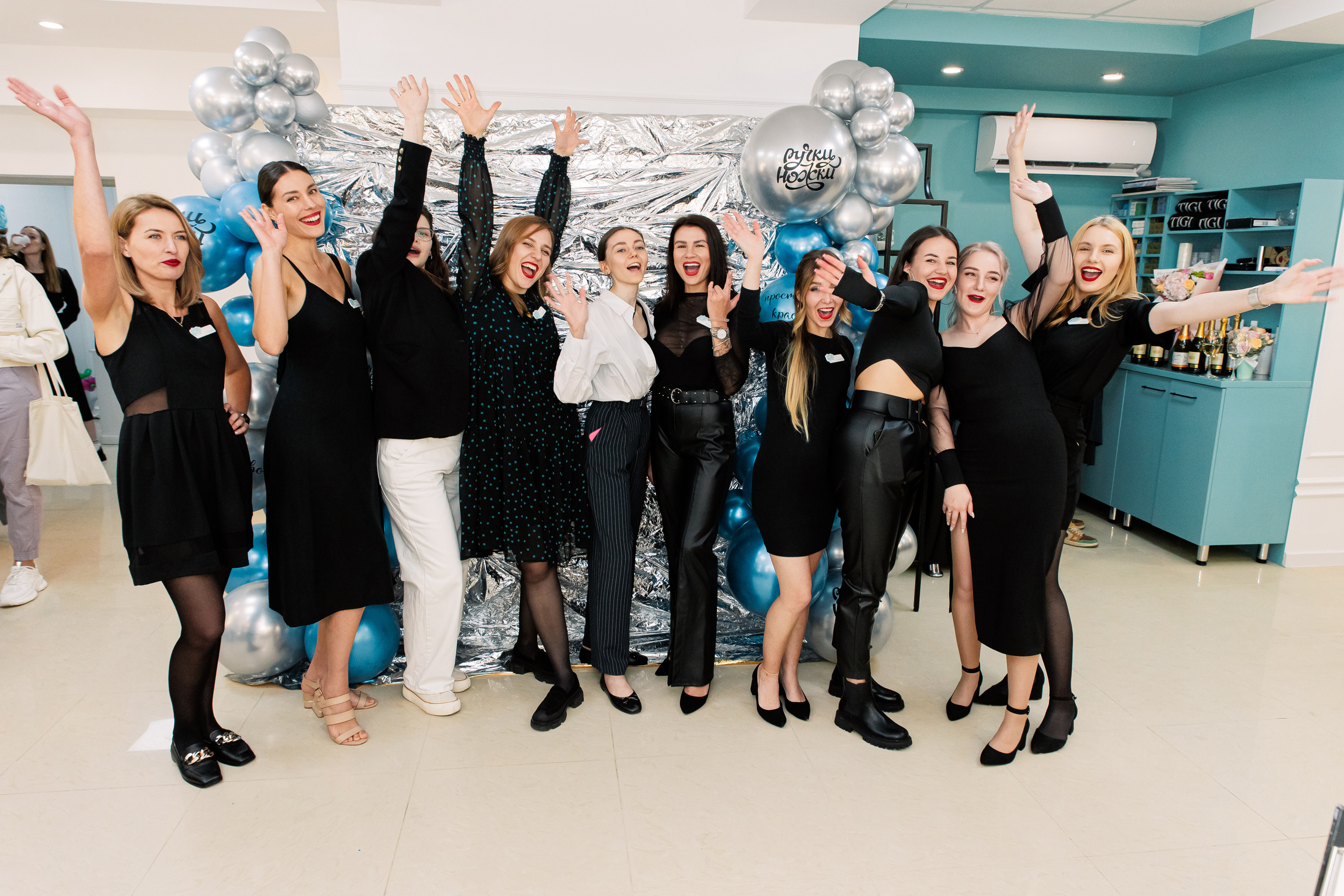 РУЧКИ НОЖКИ [ОФИЦИАЛЬНОЕ ОТКРЫТИЕ]. СВОИ. ФОТООТЧЕТЫ-СОБЫТИЯ-МЕСТА