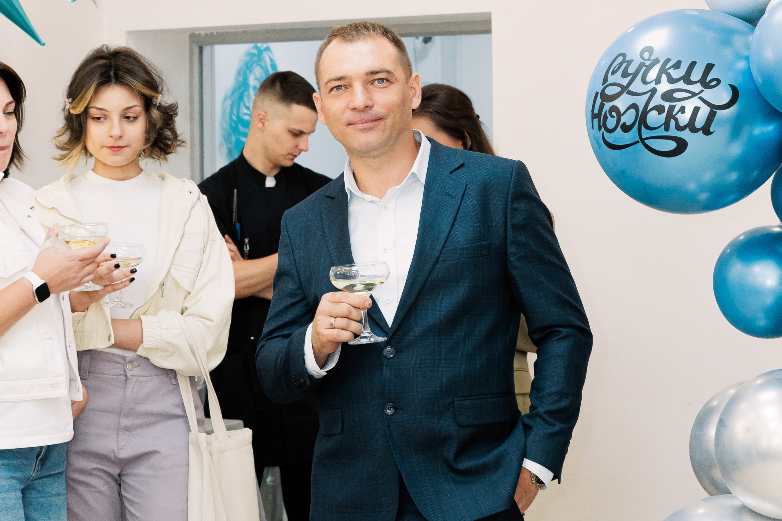 РУЧКИ НОЖКИ [ОФИЦИАЛЬНОЕ ОТКРЫТИЕ]. СВОИ. ФОТООТЧЕТЫ-СОБЫТИЯ-МЕСТА