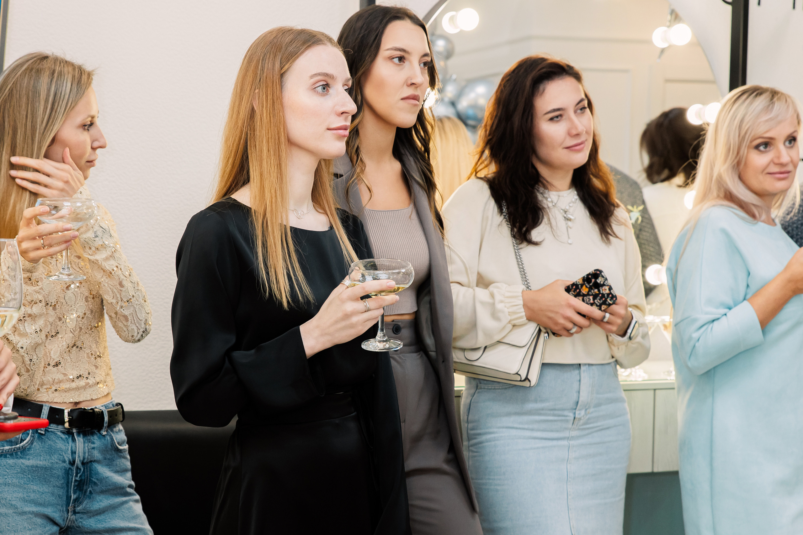 РУЧКИ НОЖКИ [ОФИЦИАЛЬНОЕ ОТКРЫТИЕ]. СВОИ. ФОТООТЧЕТЫ-СОБЫТИЯ-МЕСТА